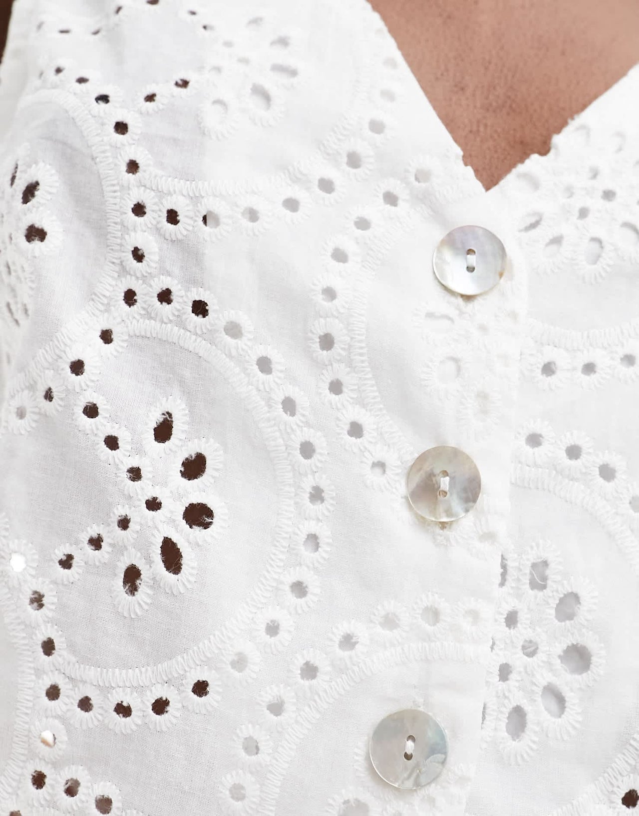 Kaiia exclusive broderie button detail sleeveless top co - ord in white - ASOS Sample Sale EU Store