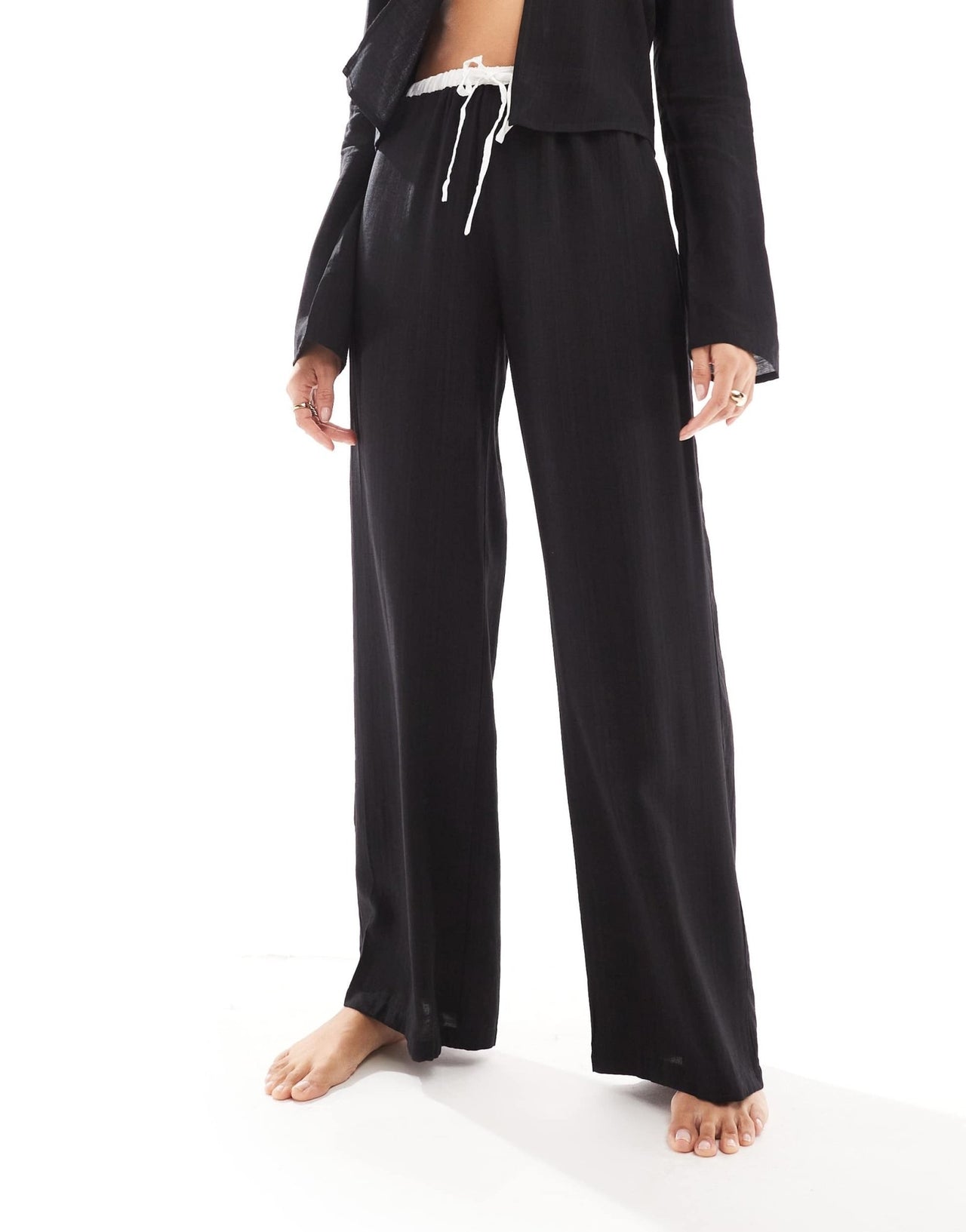 Kaiia exclusive linen contrast trim wide leg drawstring beach trousers co - ord in black - ASOS Sample Sale EU Store