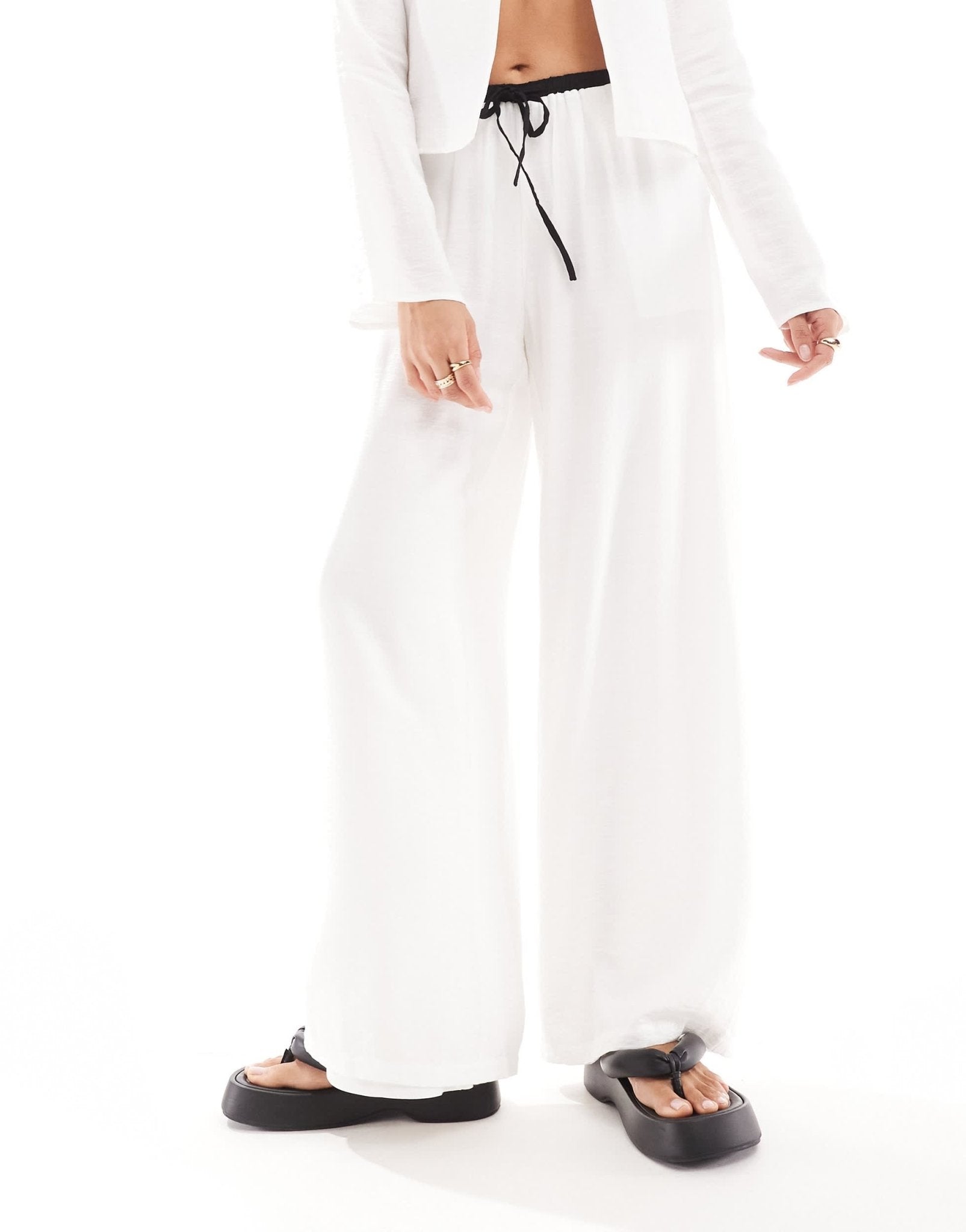 Kaiia exclusive linen contrast trim wide leg drawstring beach trousers co - ord in white - ASOS Sample Sale EU Store