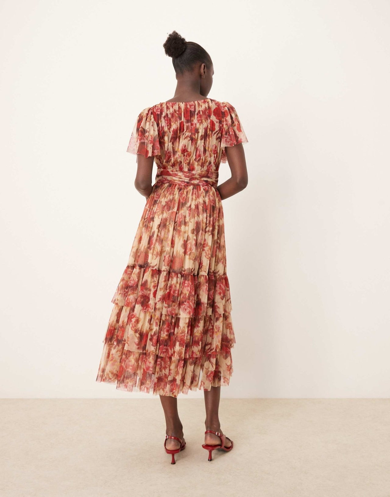 Lace & Beads Bridesmaid Madison v neck tulle midi dress in rose floral - ASOS Sample Sale EU Store