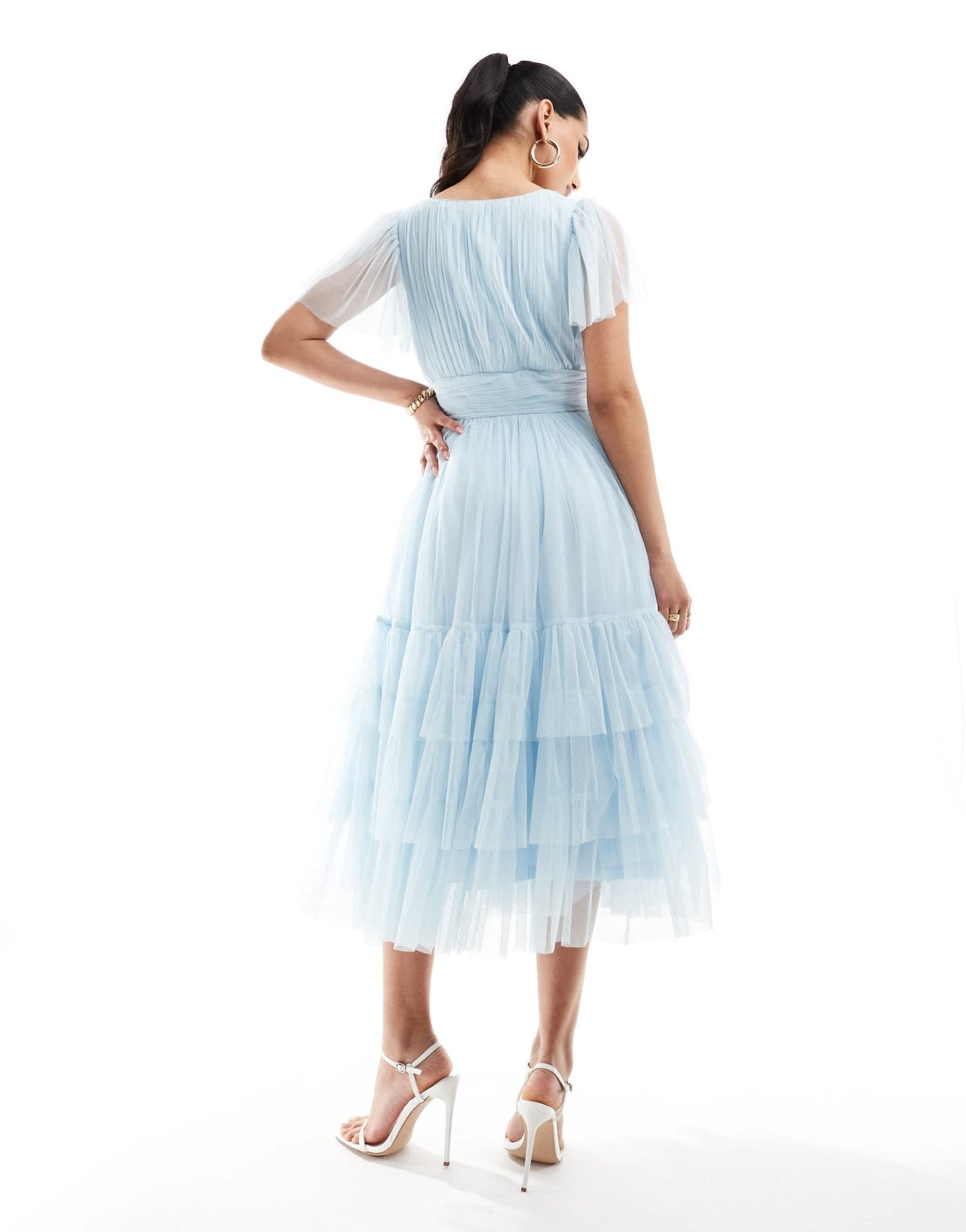 Lace & Beads Bridesmaid Madison v neck tulle midi dress in sky blue - ASOS Sample Sale EU Store