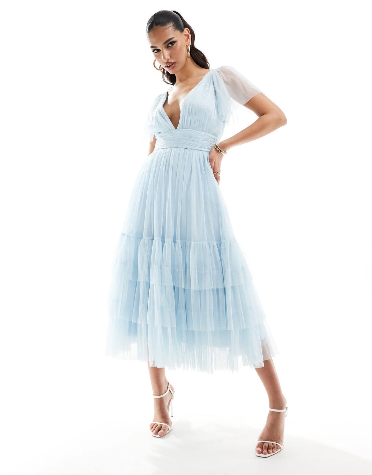 Lace & Beads Bridesmaid Madison v neck tulle midi dress in sky blue - ASOS Sample Sale EU Store