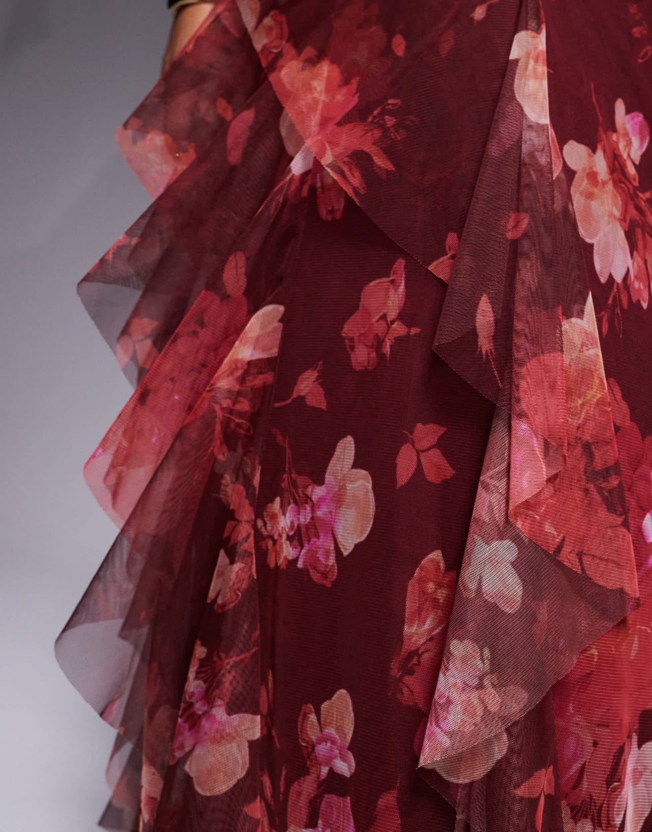 Lace & Beads Plus tulle ruffle maxi dress in burgundy red rose - ASOS Sample Sale EU Store