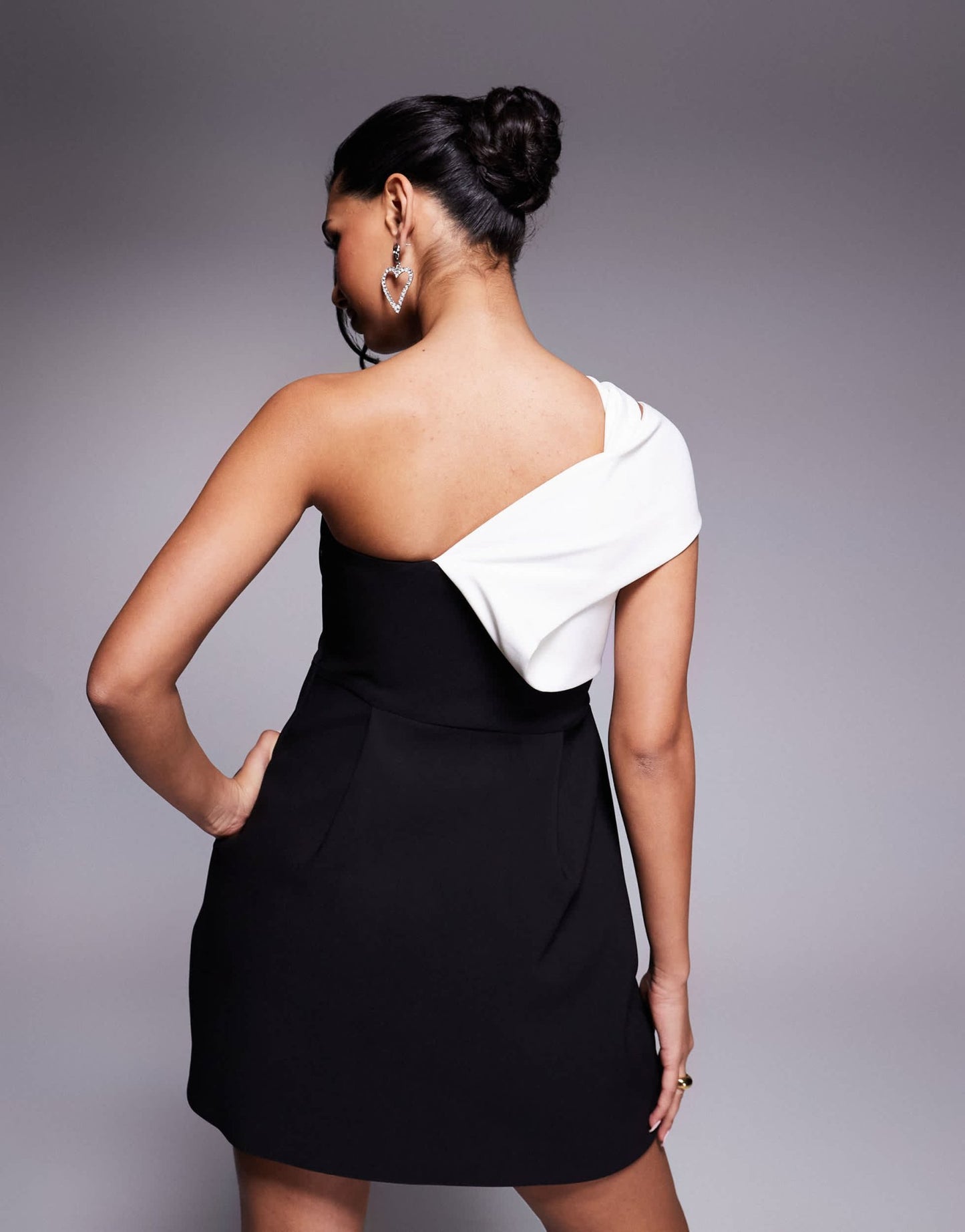 Lavish Alice monochrome twisted one shoulder mini dress - ASOS Sample Sale EU Store