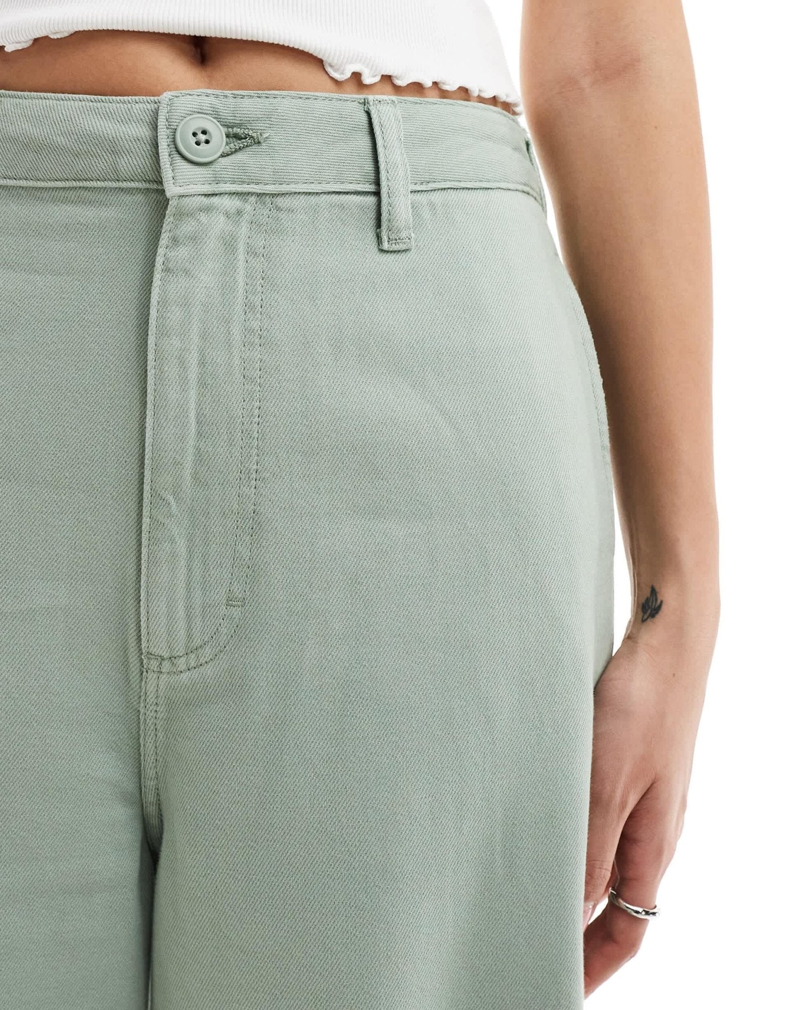 Lee relaxed fit chinos in light green grey - ASOS Sample Sale EU Store