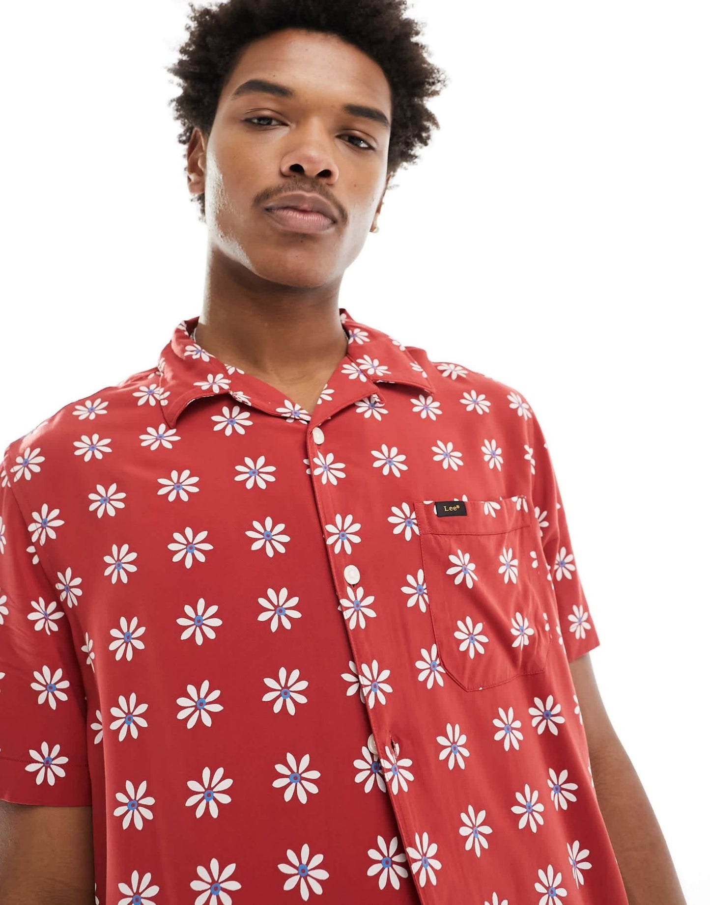 Lee short sleeve revere collar daisy print resort shirt relaxed fit in dark red - ASOS Sample Sale EU Store