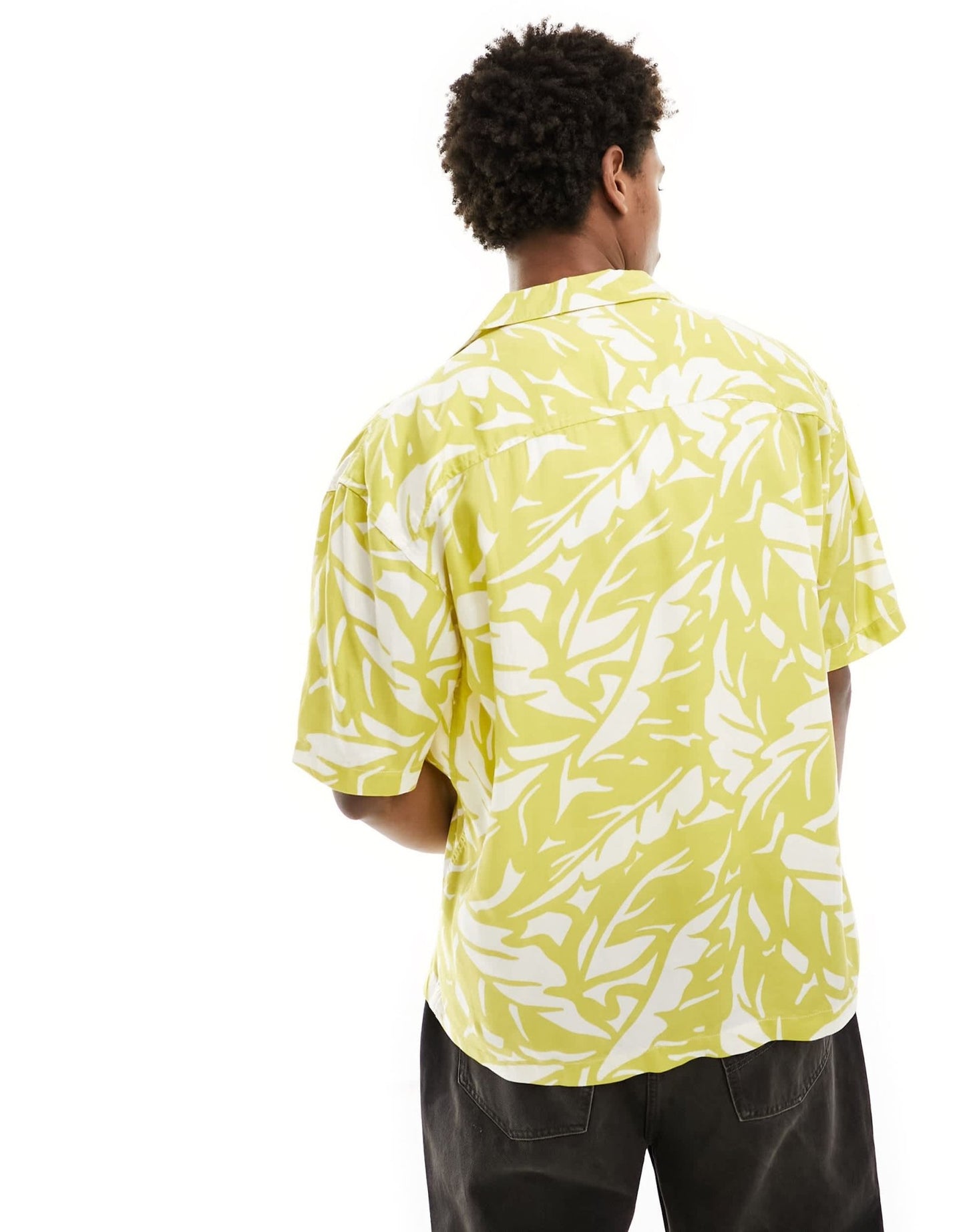 Lee short sleeve revere collar leaf print shirt in yellow - ASOS Sample Sale EU Store