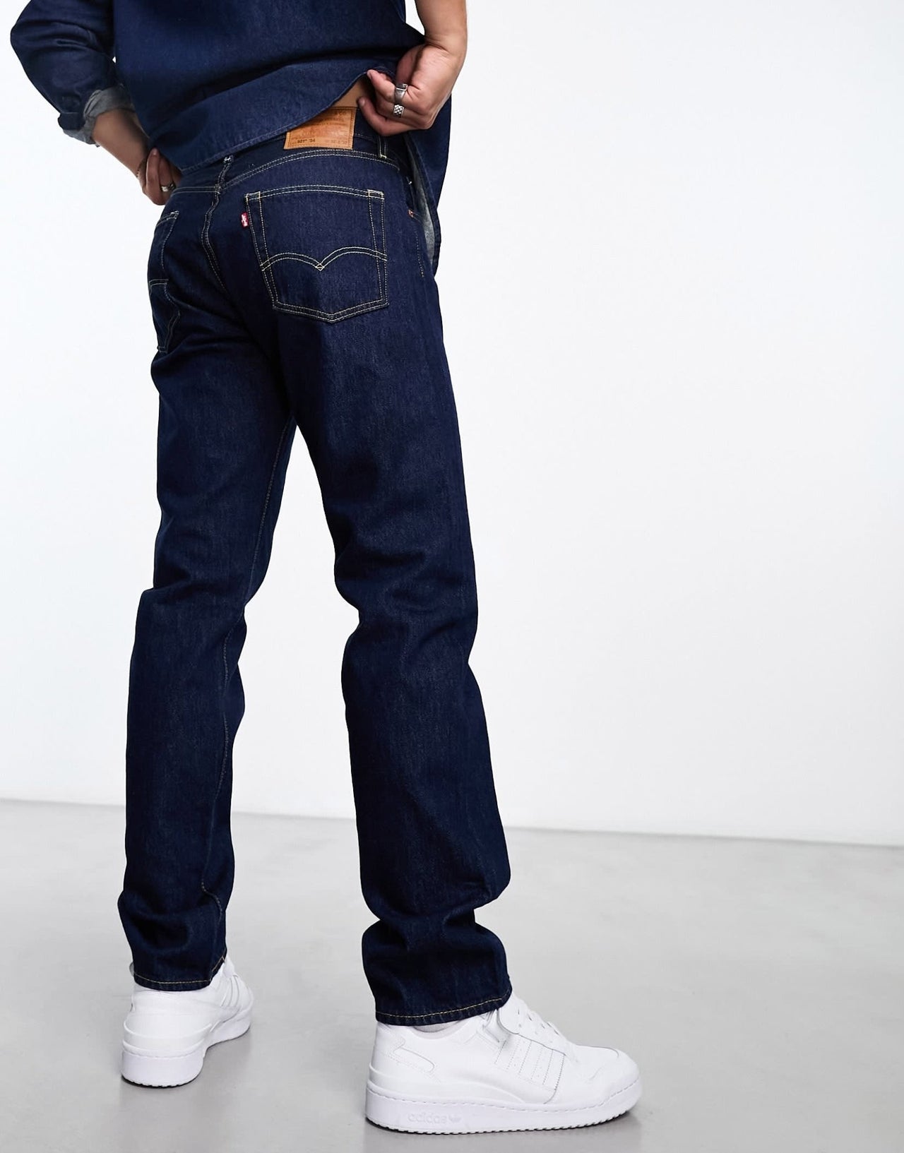 Levi's 501 '54 straight fit jeans in dark blue - ASOS Sample Sale EU Store