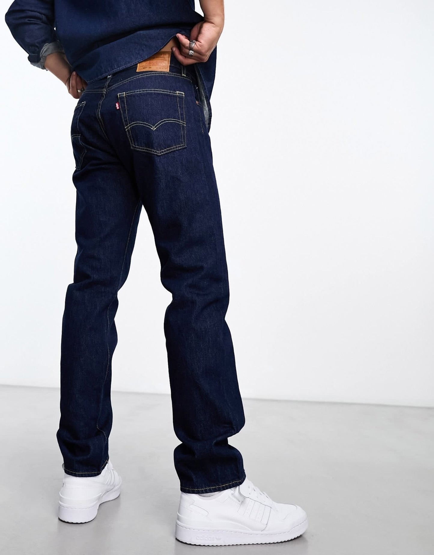 Levi's 501 '54 straight fit jeans in dark blue - ASOS Sample Sale EU Store