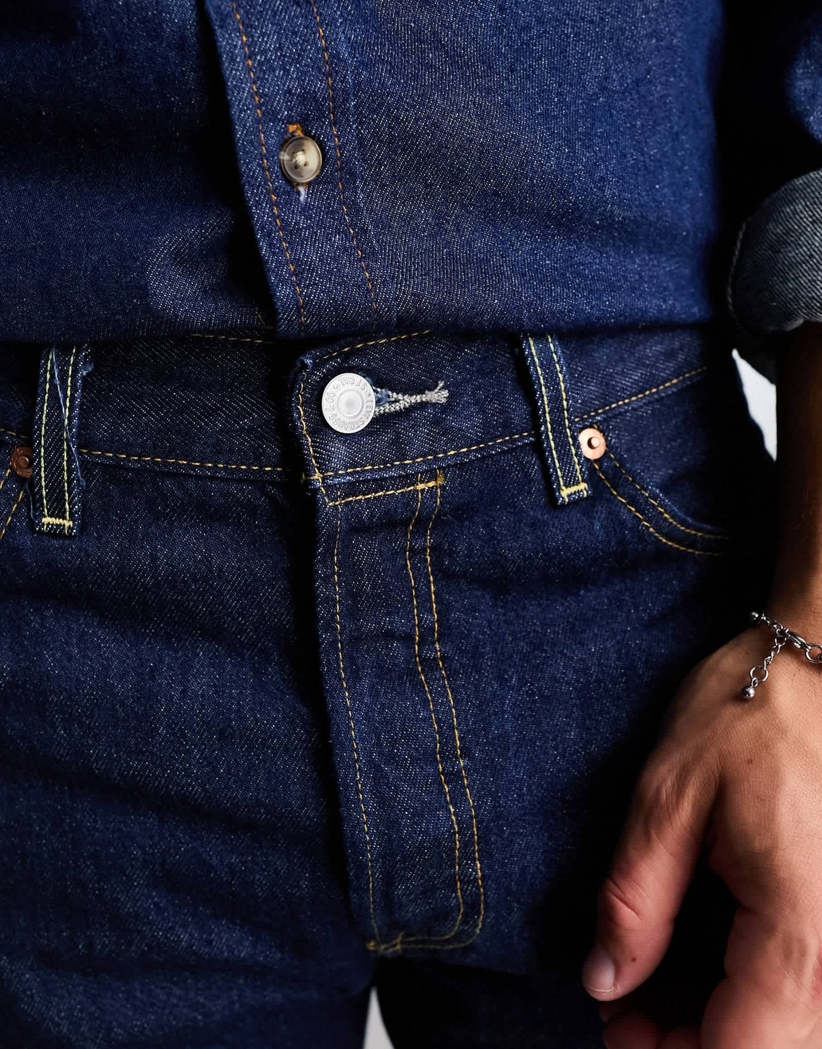Levi's 501 '54 straight fit jeans in dark blue - ASOS Sample Sale EU Store
