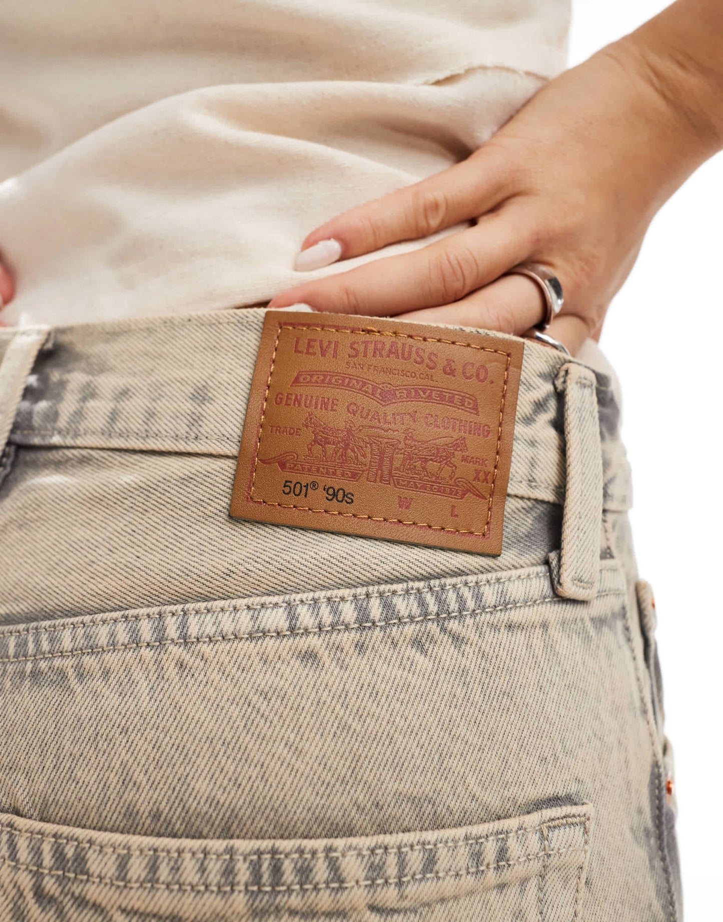 Levi's 501 90s fit jeans in overdye khakibeige - ASOS Sample Sale EU Store