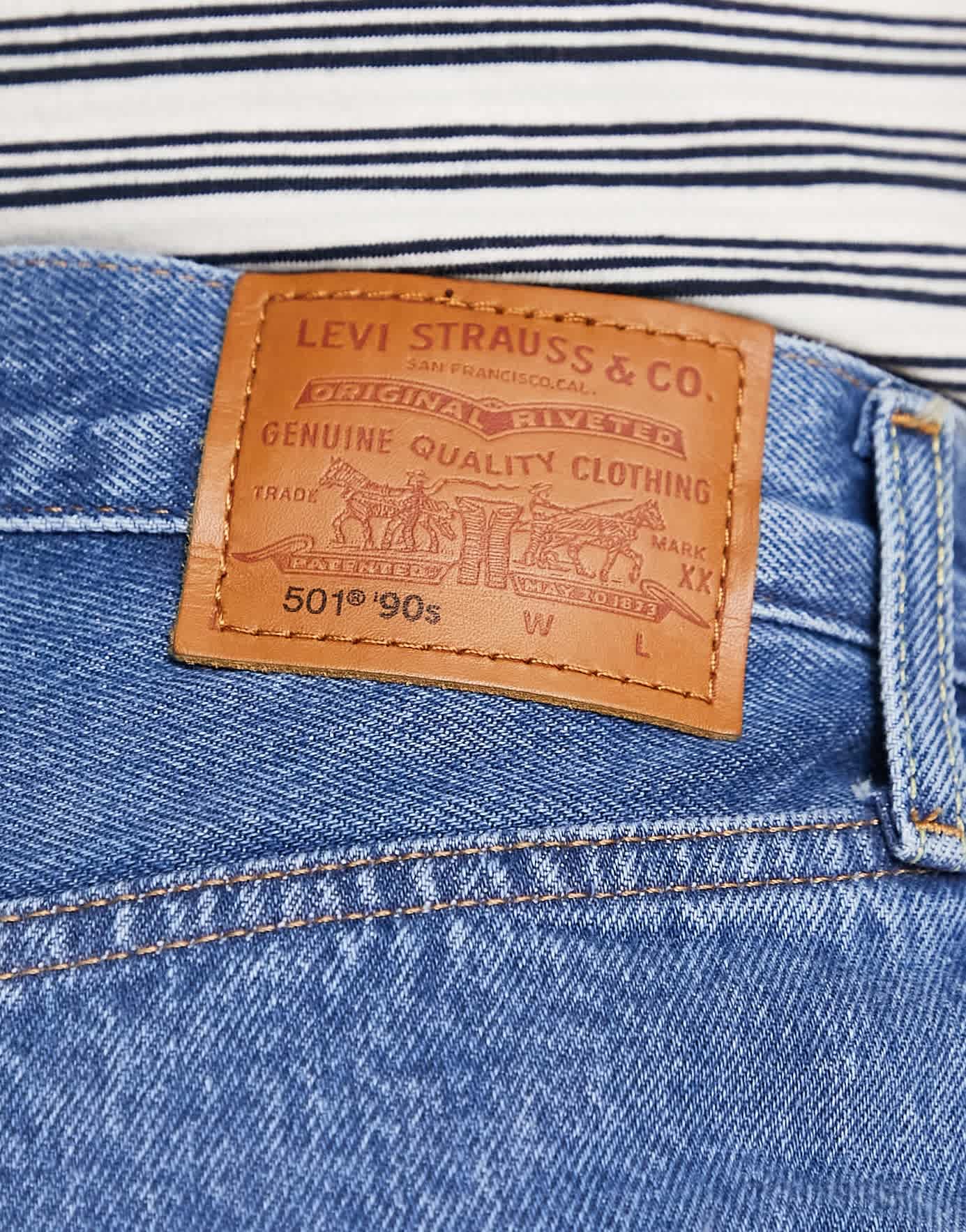 Levi's 501 90s jeans in mid wash blue - ASOS Sample Sale EU Store