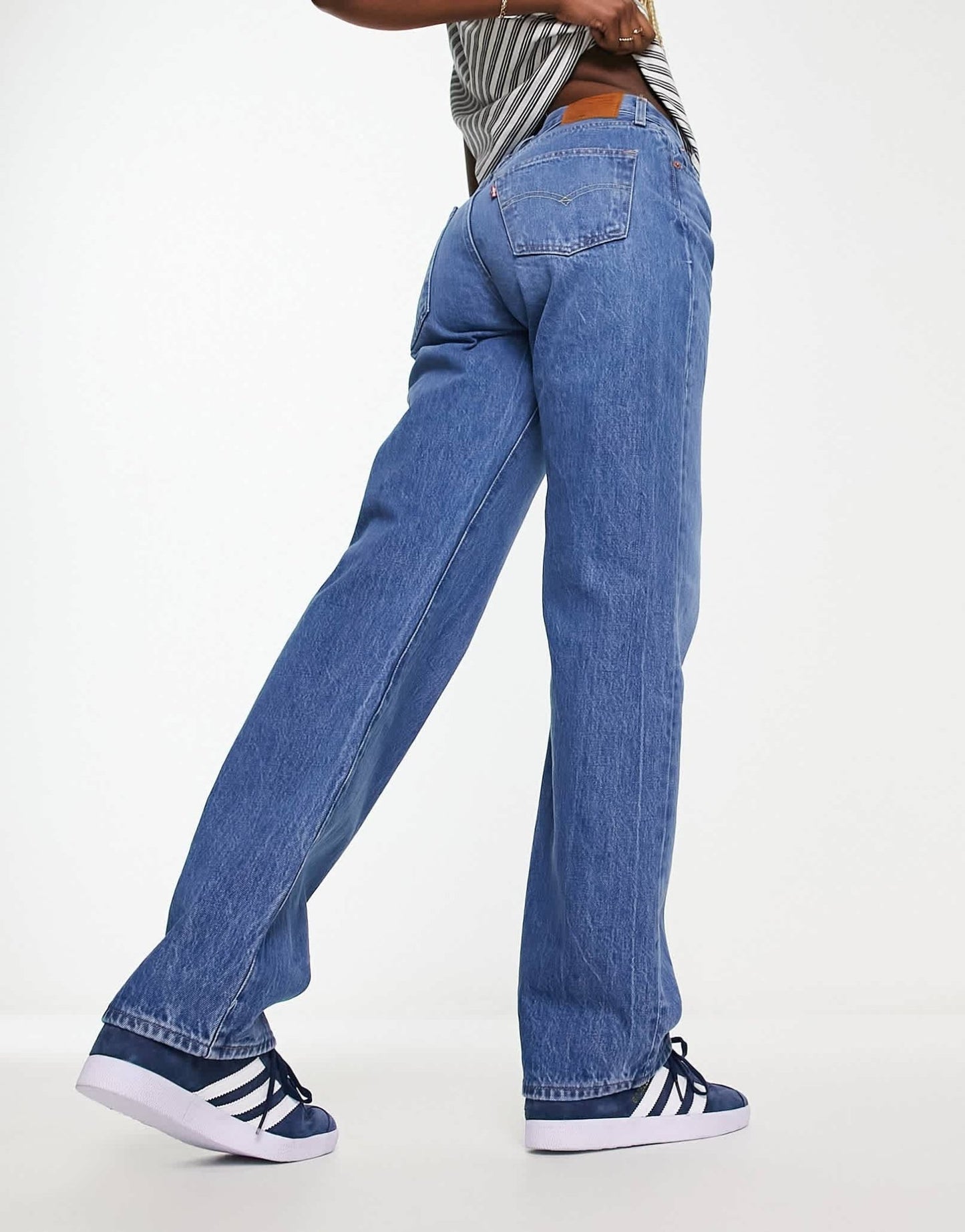 Levi's 501 90s jeans in mid wash blue - ASOS Sample Sale EU Store