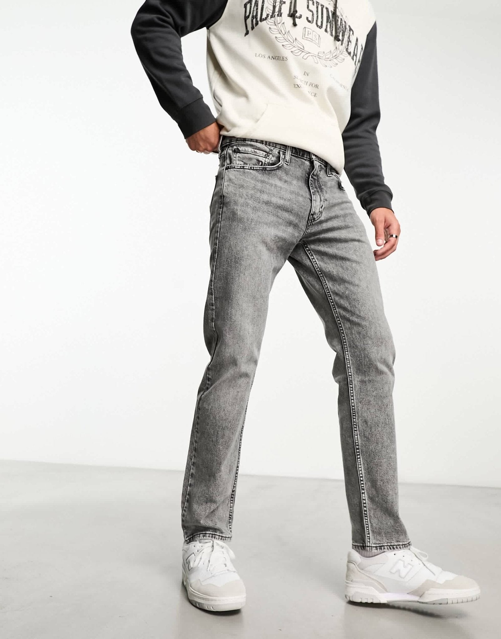 Levi's 502 tapered fit jeans in light grey wash - ASOS Sample Sale EU Store