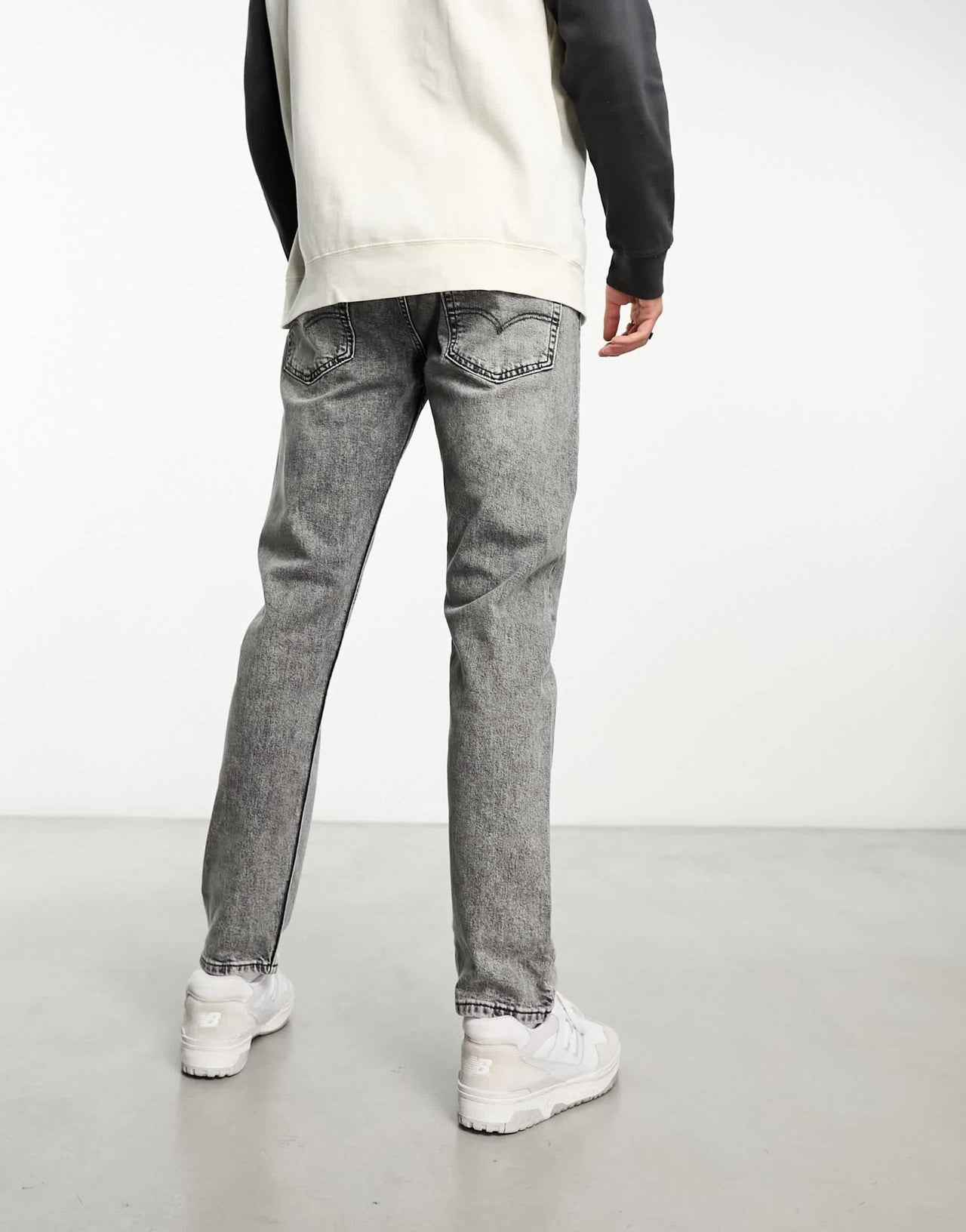 Levi's 502 tapered fit jeans in light grey wash - ASOS Sample Sale EU Store