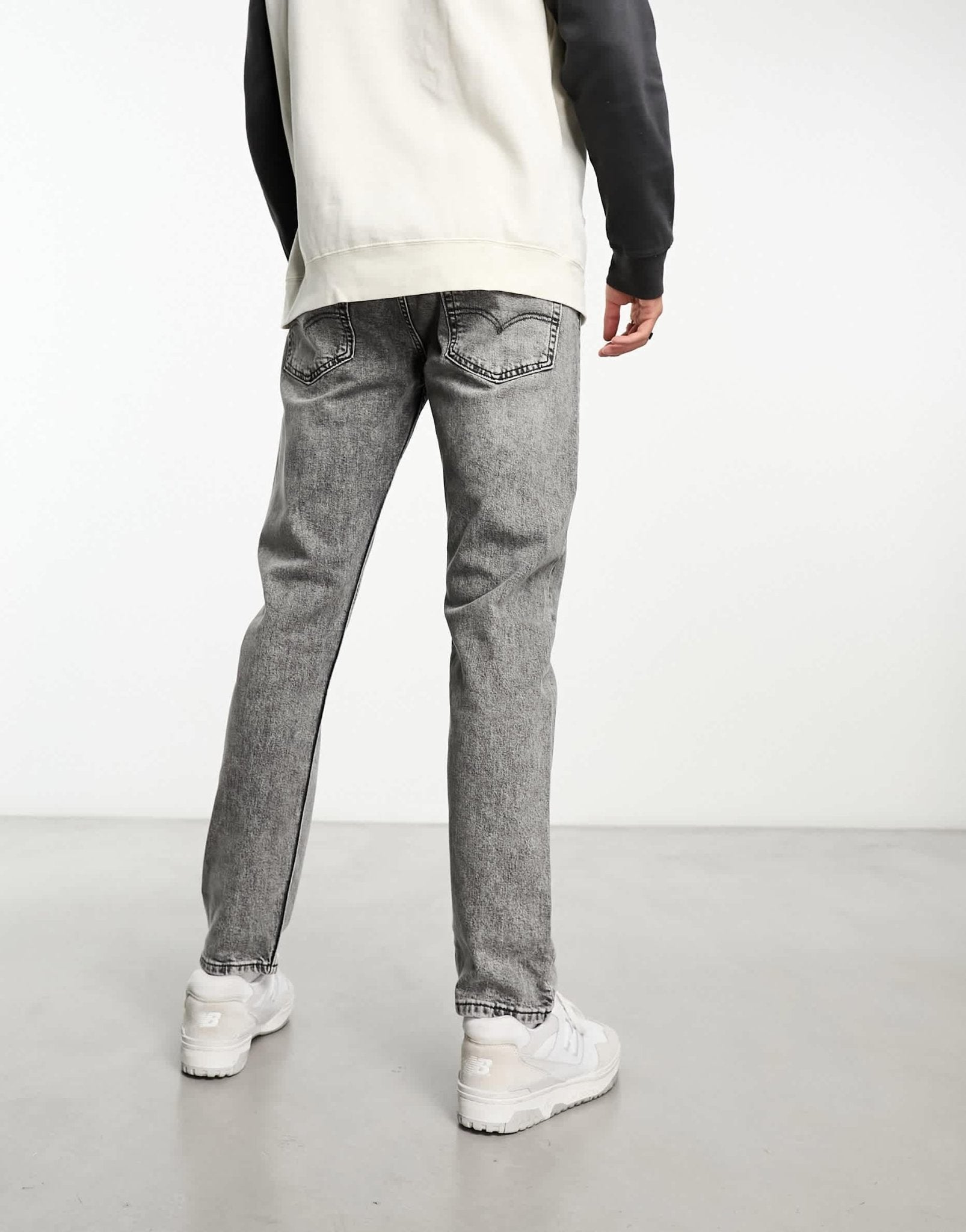 Levi's 502 tapered fit jeans in light grey wash - ASOS Sample Sale EU Store