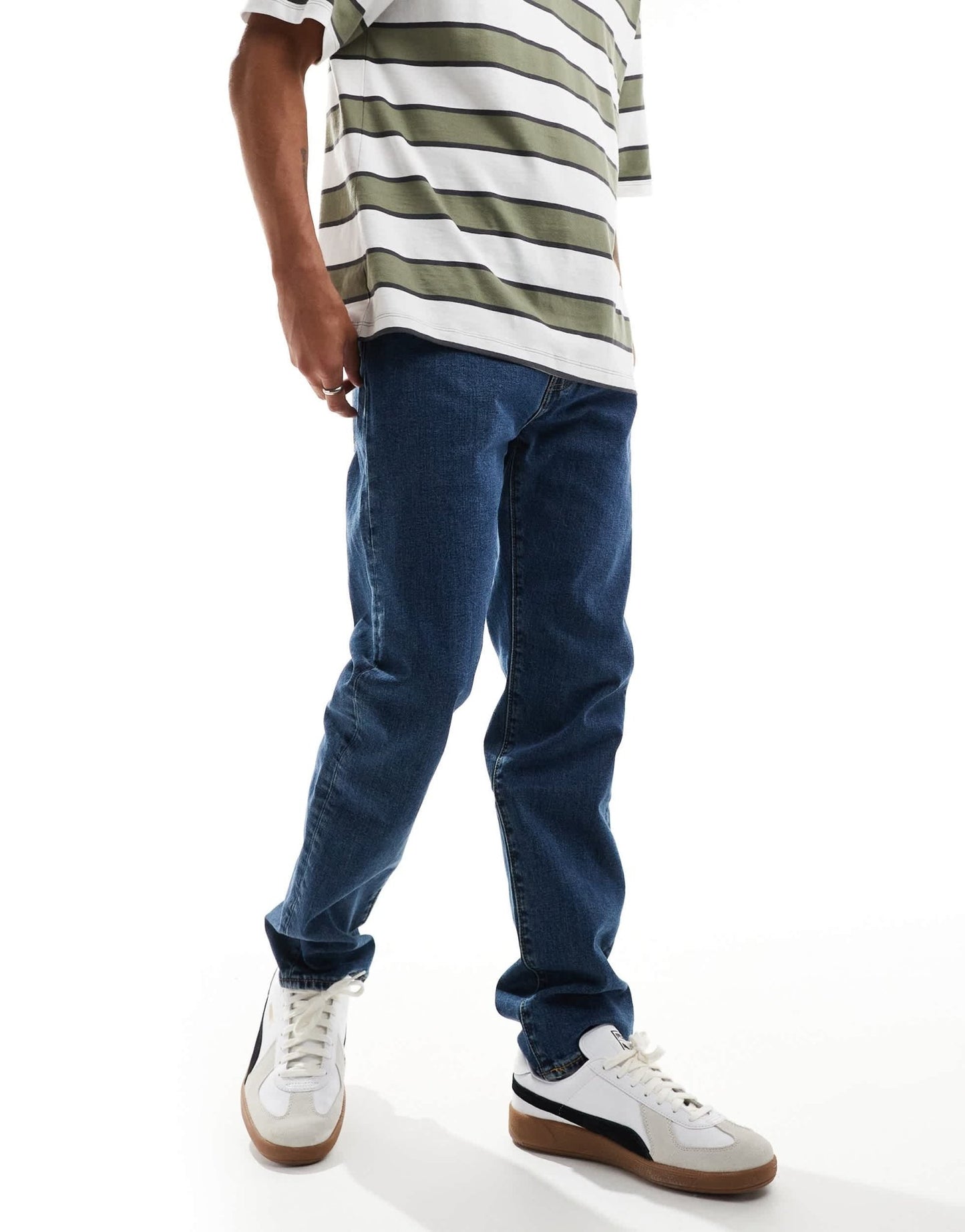 Levi's 502 tapered jeans in mid blue - ASOS Sample Sale EU Store