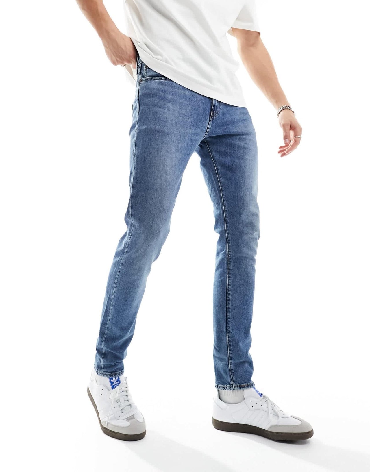 Levi's 512 Slim taper fit jeans in mid blue wash - ASOS Sample Sale EU Store