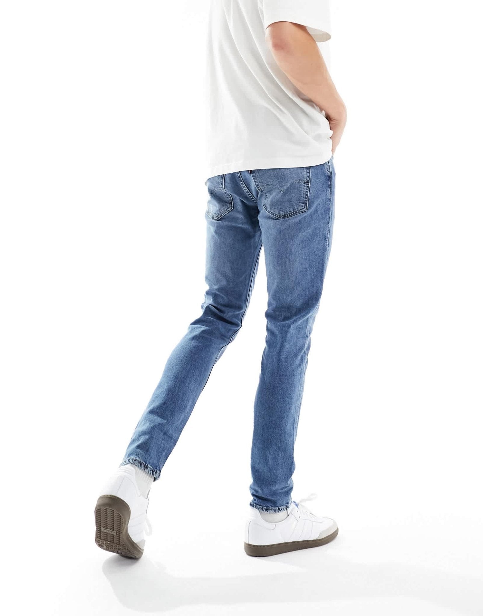 Levi's 512 Slim taper fit jeans in mid blue wash - ASOS Sample Sale EU Store