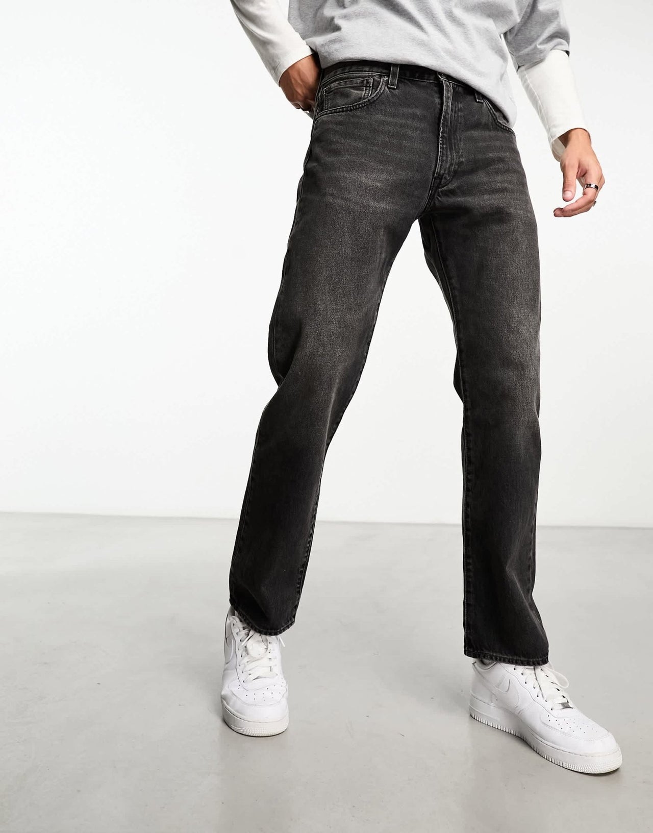 Levi's 551z authentic straight fit jeans in black wash - ASOS Sample Sale EU Store