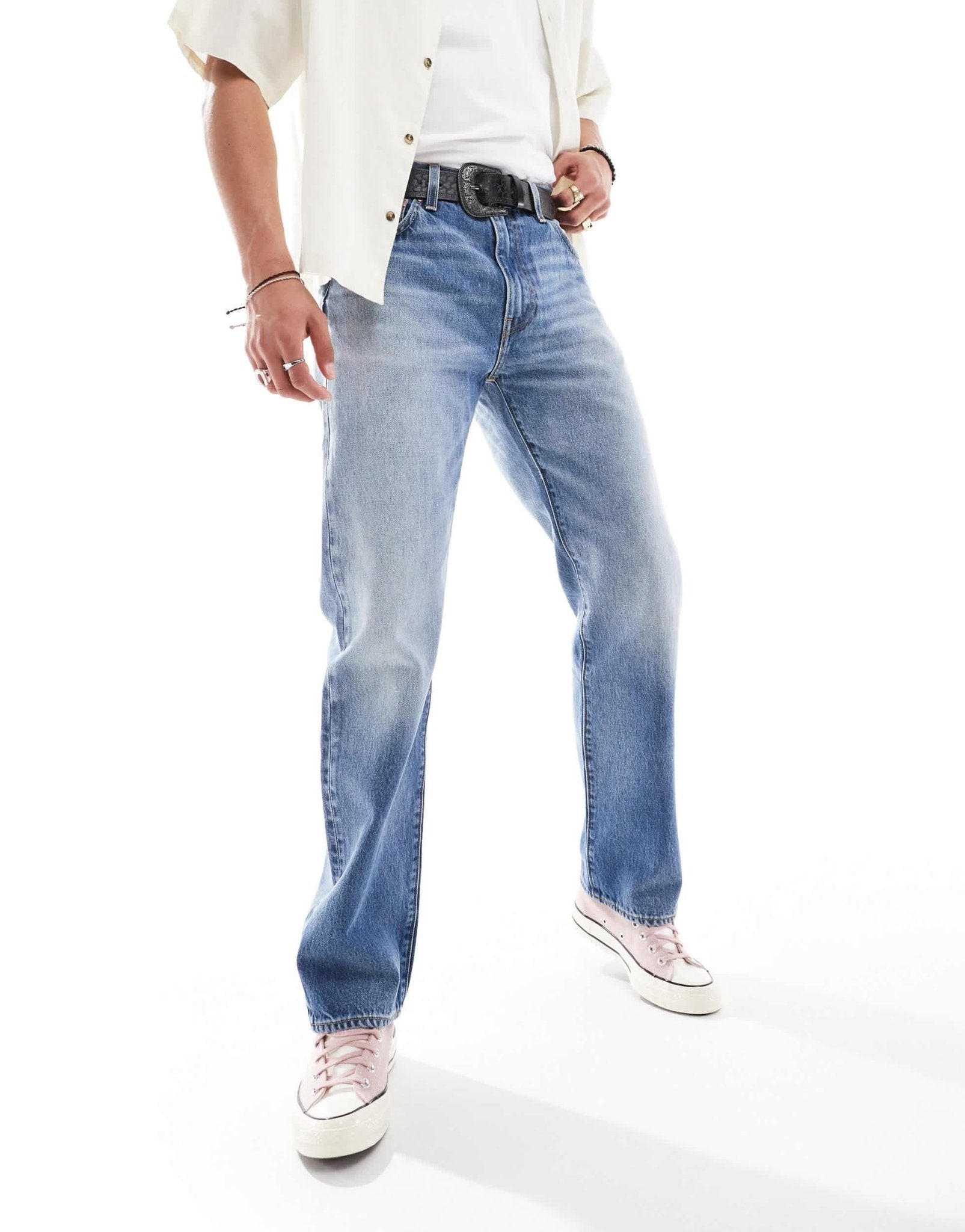Levi's 555 relaxed straight jeans in mid blue - ASOS Sample Sale EU Store