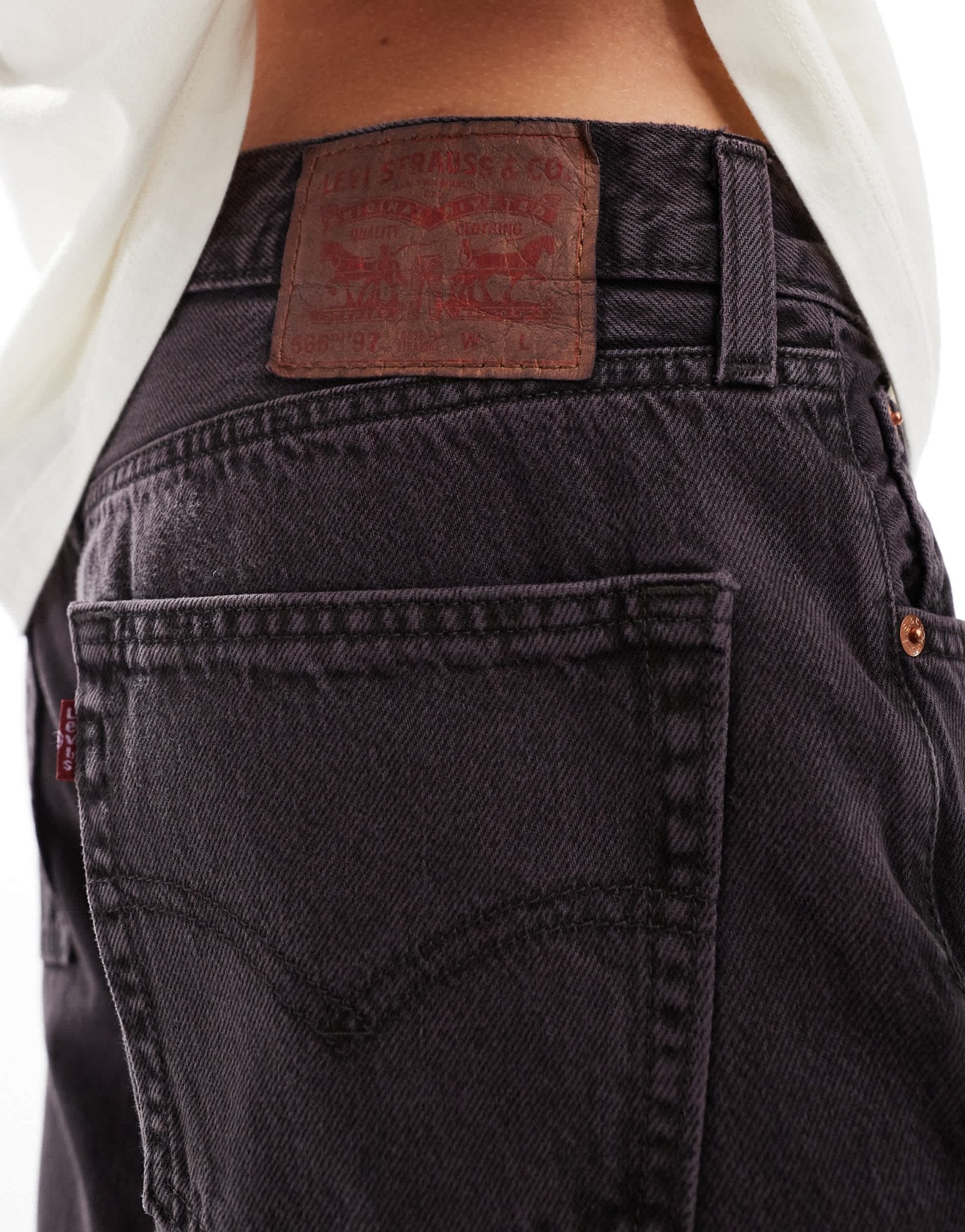 Levi's 565 '97 loose straight fit jeans in washed black with purple tint - ASOS Sample Sale EU Store