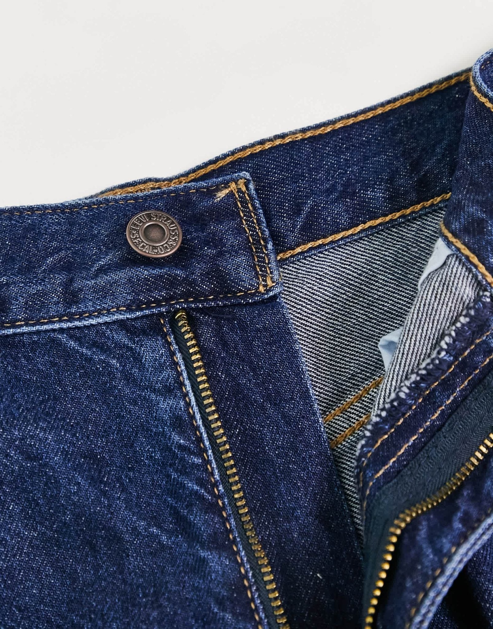 Levi's 80's mom jeans in dark wash - ASOS Sample Sale EU Store