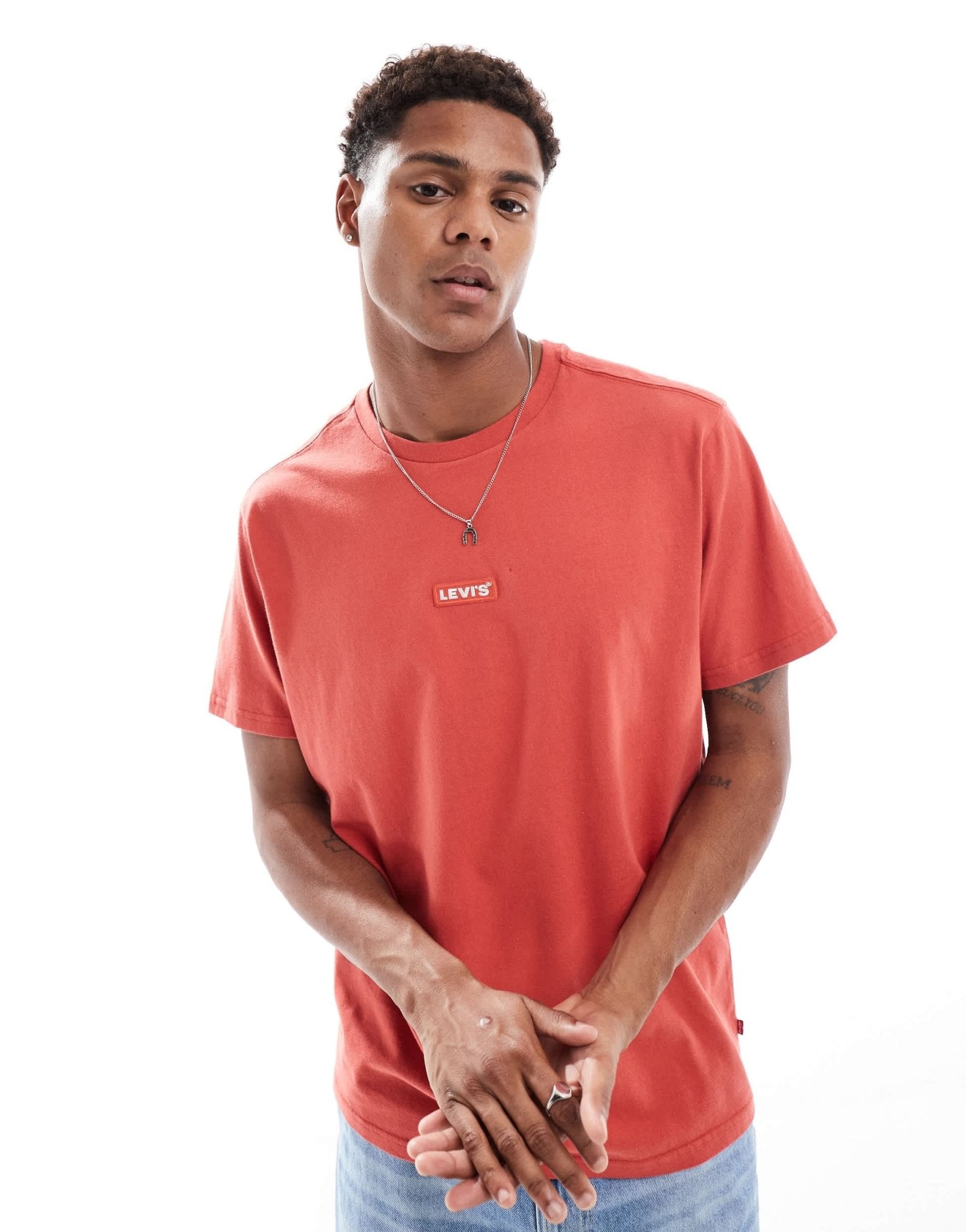 Levi's central baby tab logo relaxed fit t-shirt in red - ASOS Sample Sale EU Store