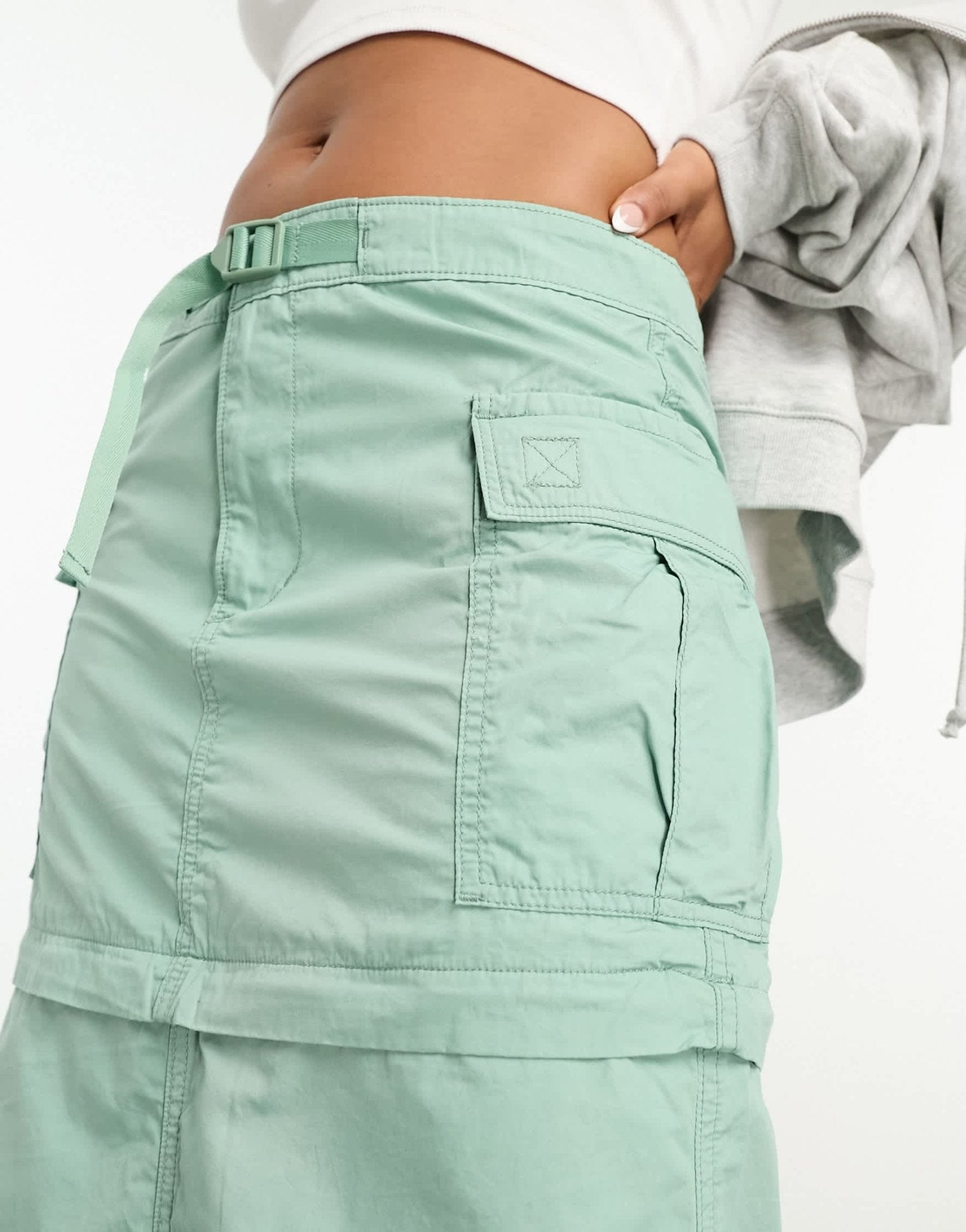 Levi's Convertible cargo skirt in green with pockets - ASOS Sample Sale EU Store