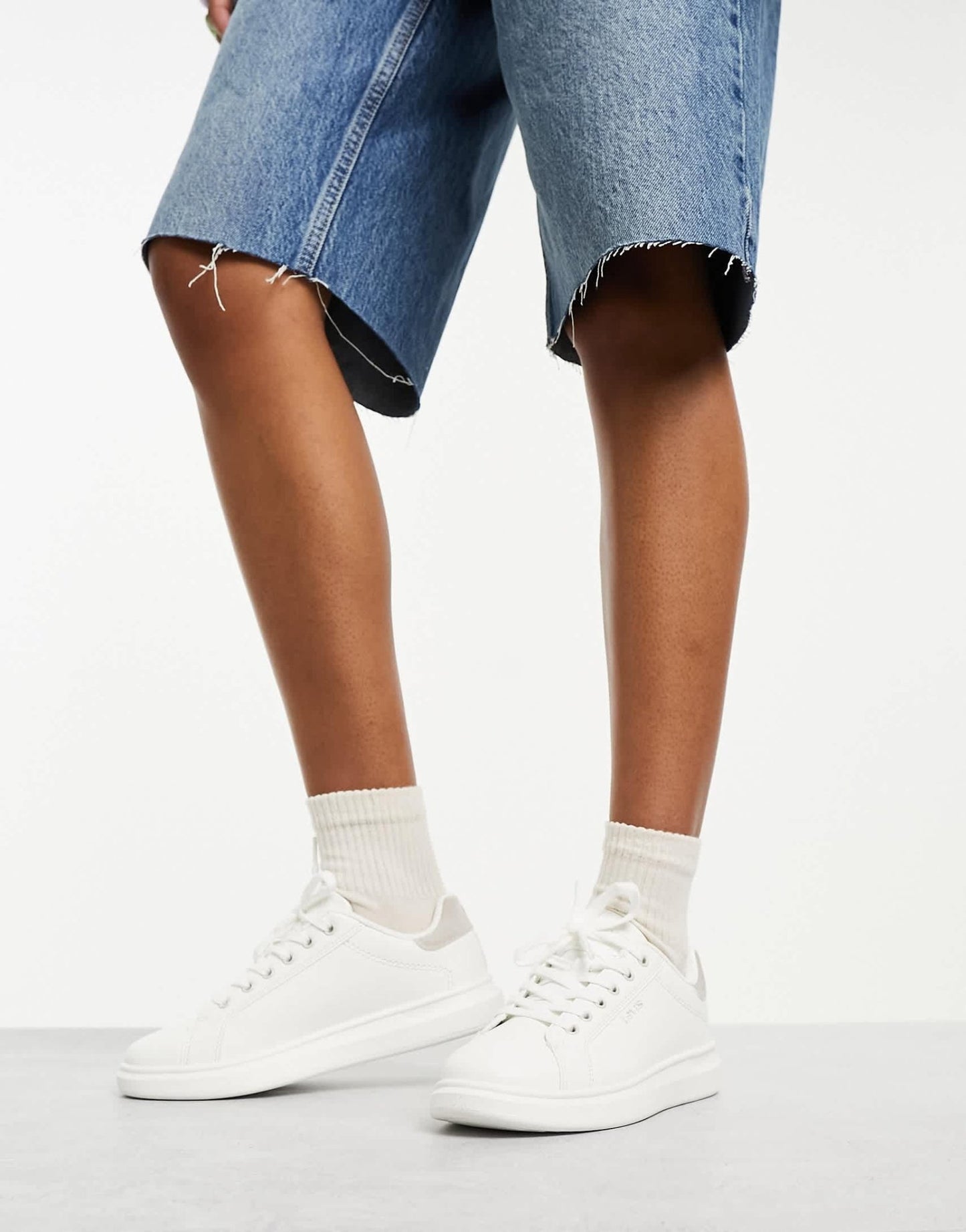 Levi's Ellis leather trainer in white with logo - ASOS Sample Sale EU Store
