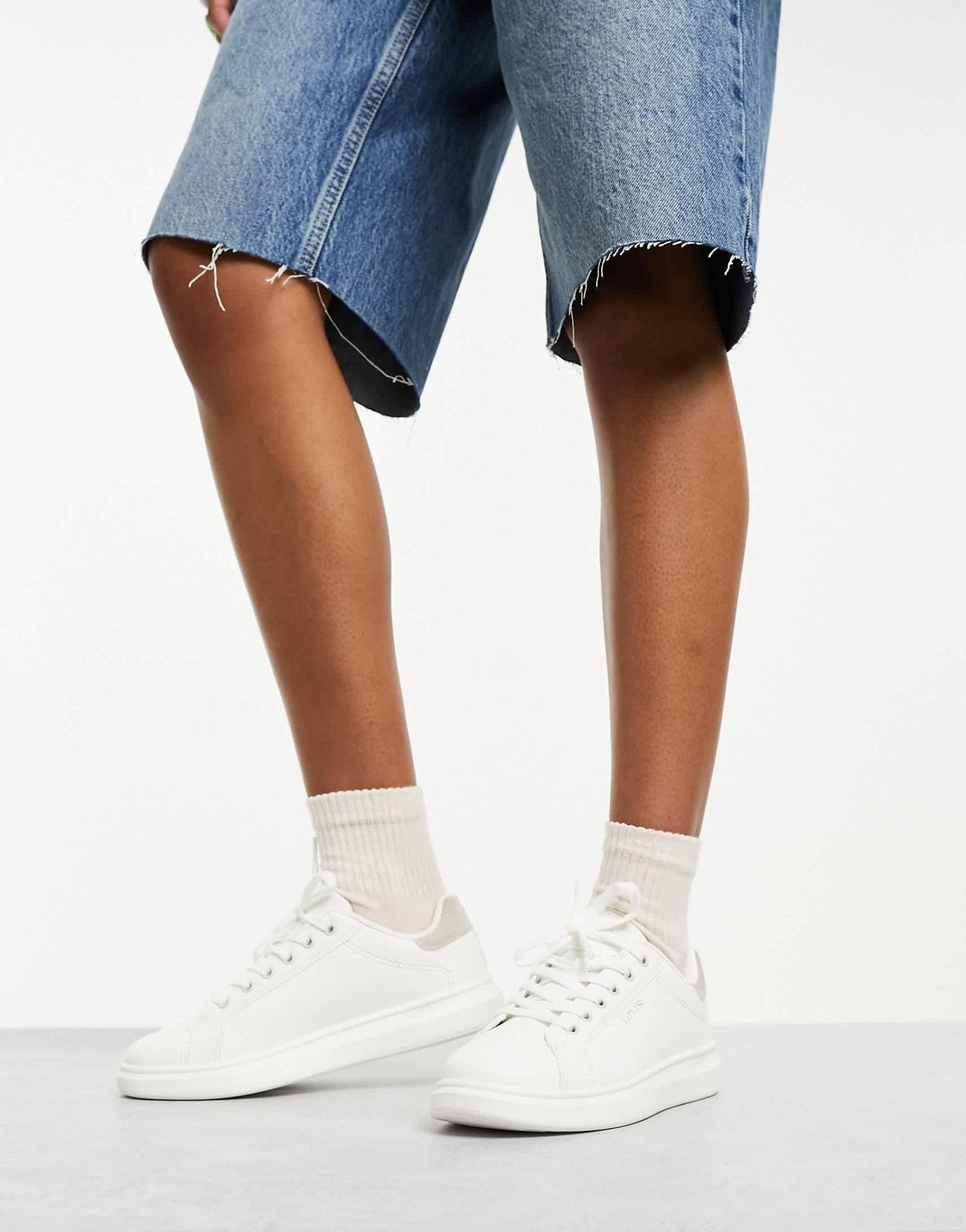 Levi's Ellis leather trainer in white with logo - ASOS Sample Sale EU Store