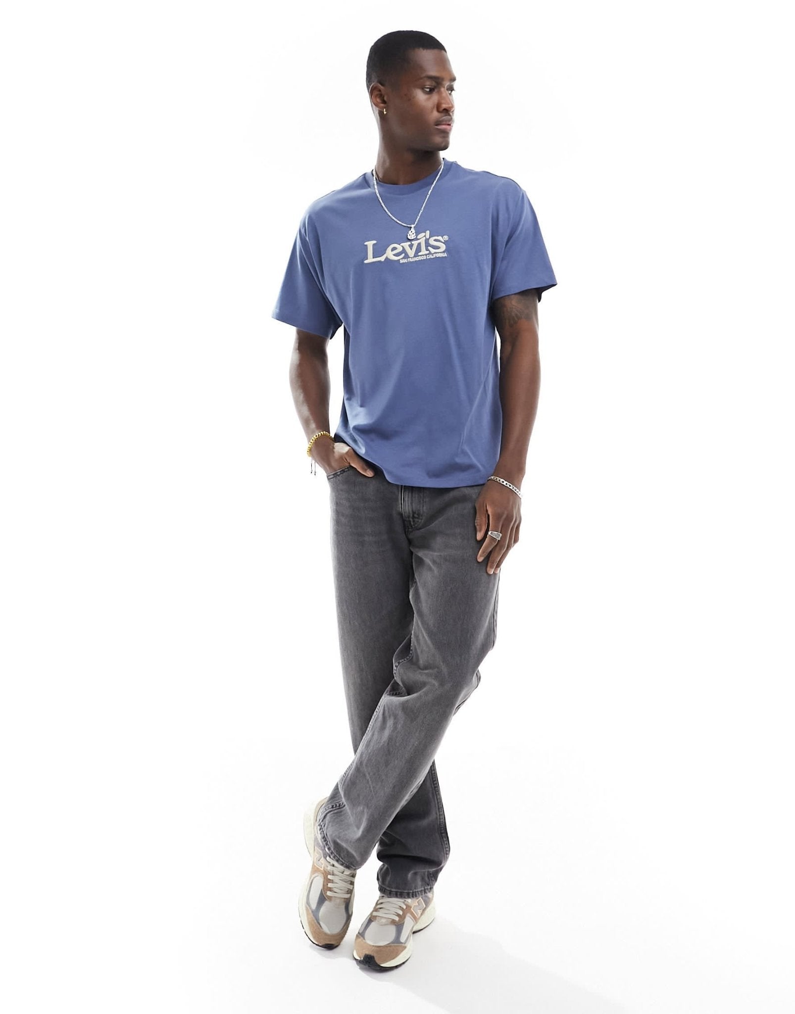 Levi's exclusive to ASOS t-shirt with central retro logo in navy - ASOS Sample Sale EU Store