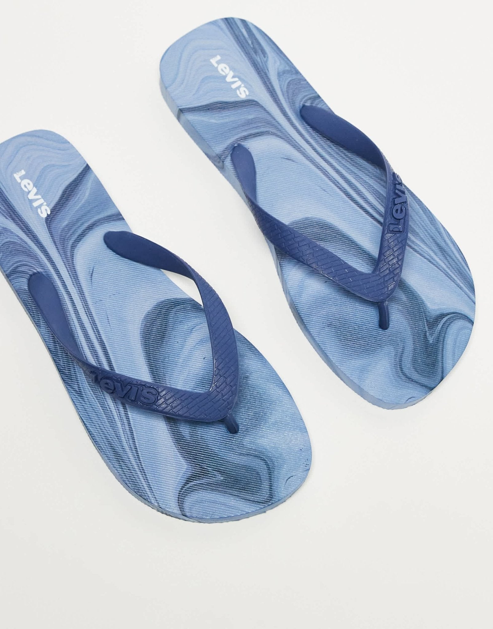 Levi's flip flop with logo in blue marble print - ASOS Sample Sale EU Store