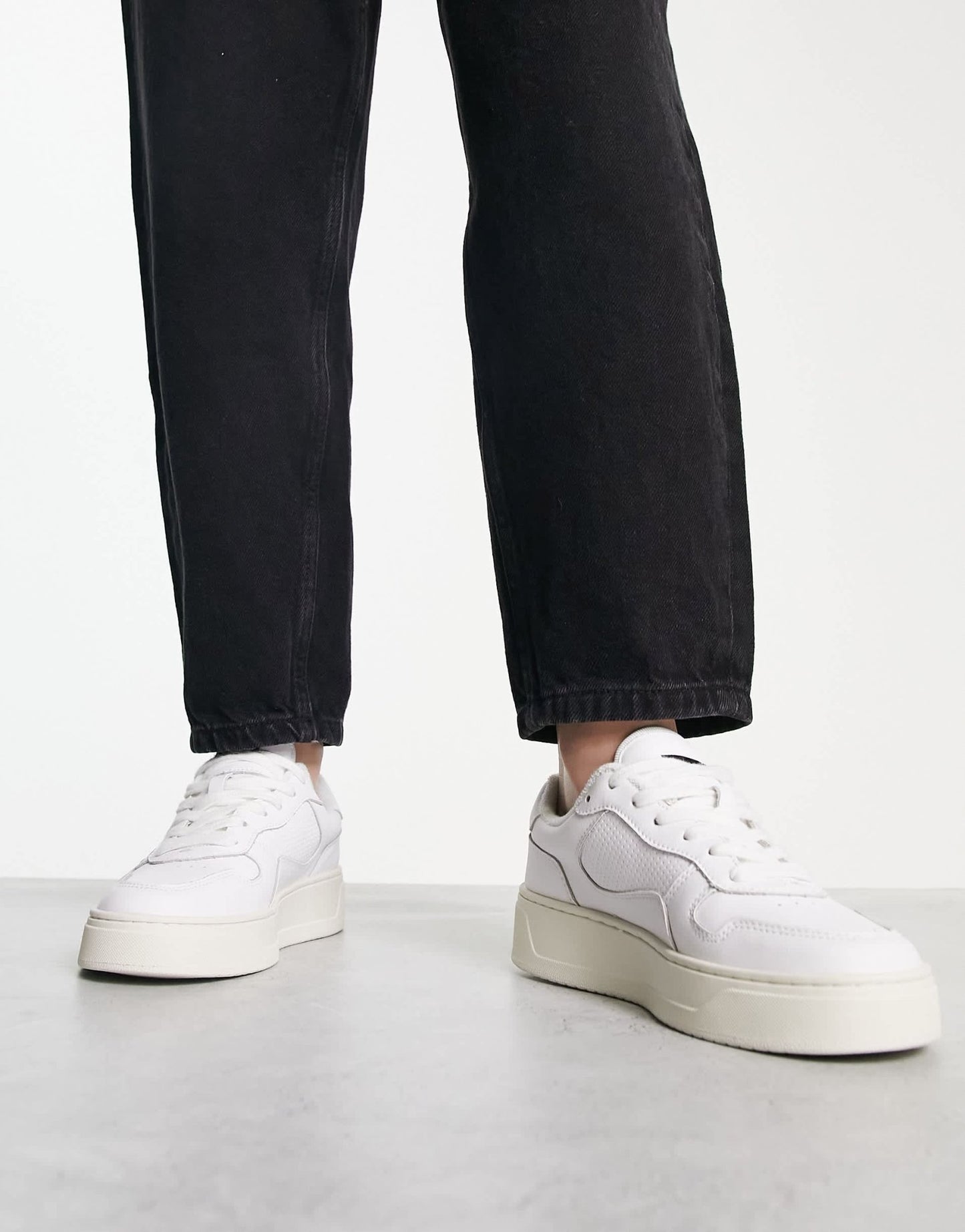 Levi's Glide leather trainer in white with logo - ASOS Sample Sale EU Store