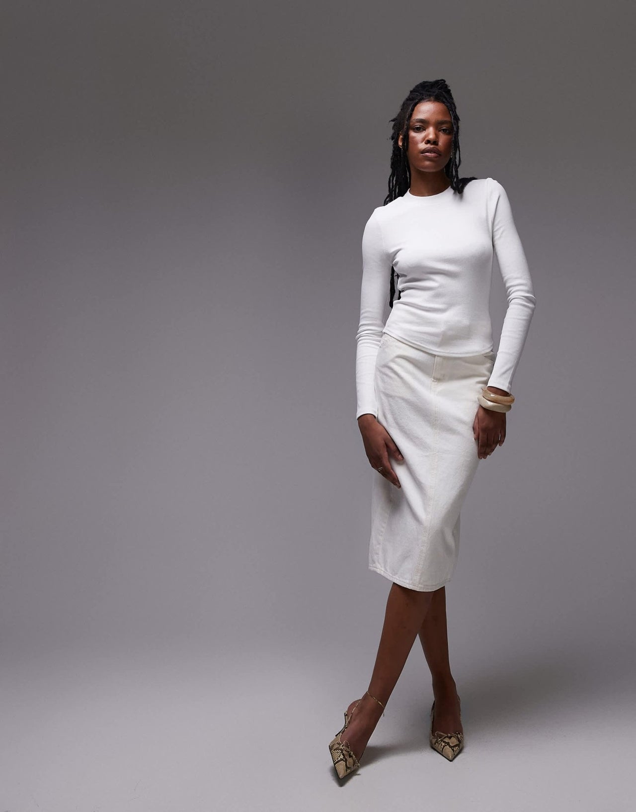 Levi's high rise midi skirt with back slit in white - ASOS Sample Sale EU Store
