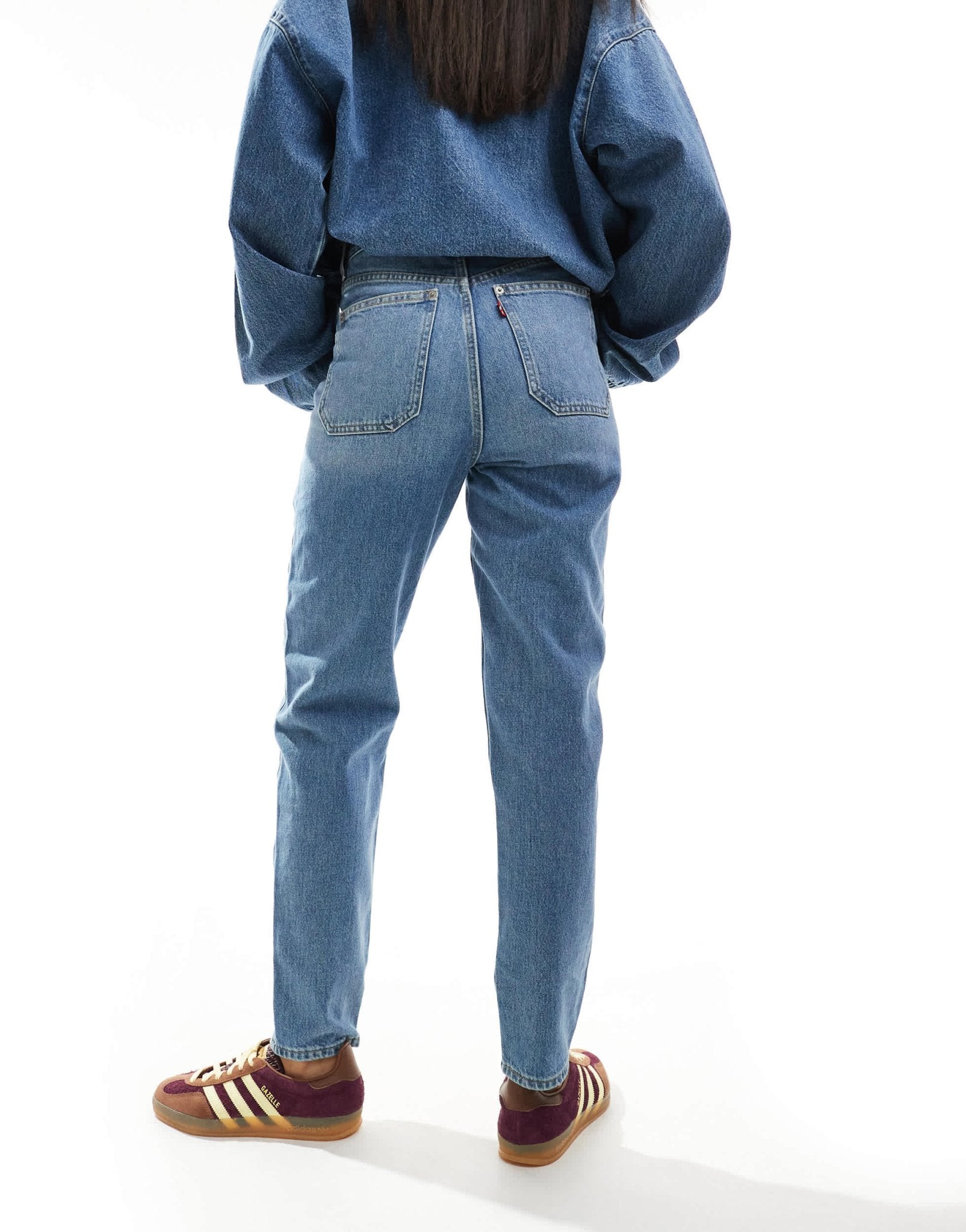 Levi's high waisted mom fit workwear jeans in mid blue - ASOS Sample Sale EU Store
