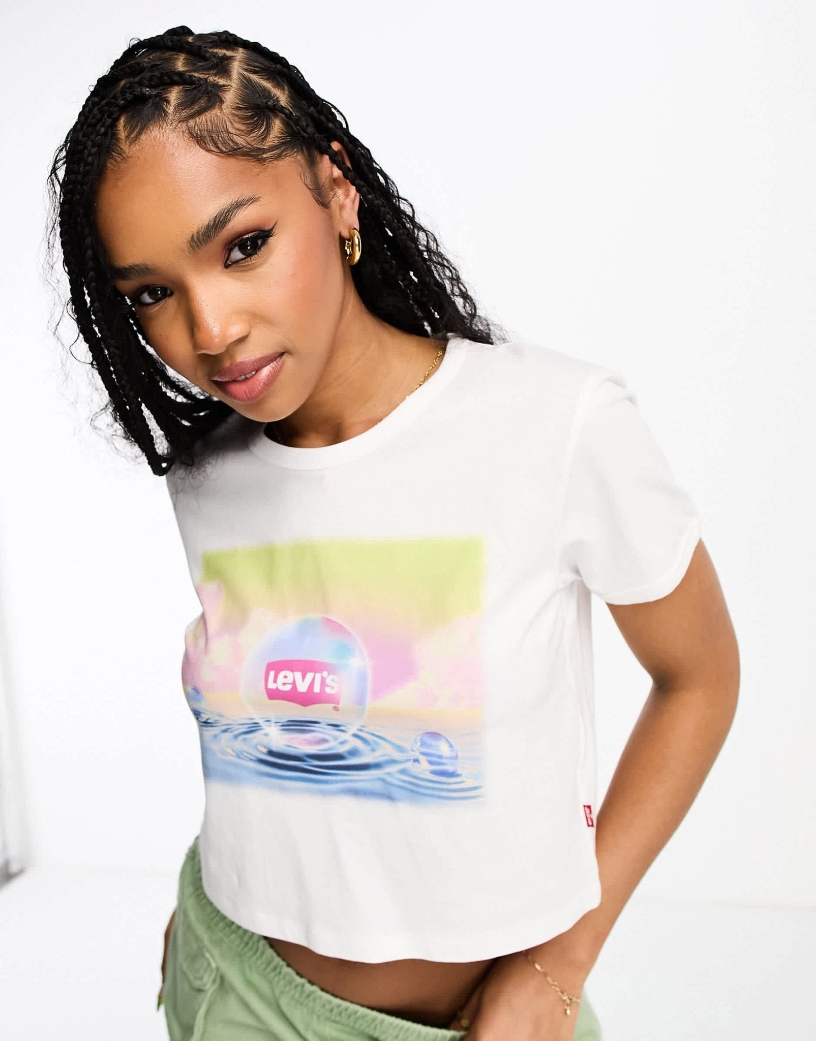 Levi's Homeroom cropped t-shirt with bubble logo graphic in cream - ASOS Sample Sale EU Store
