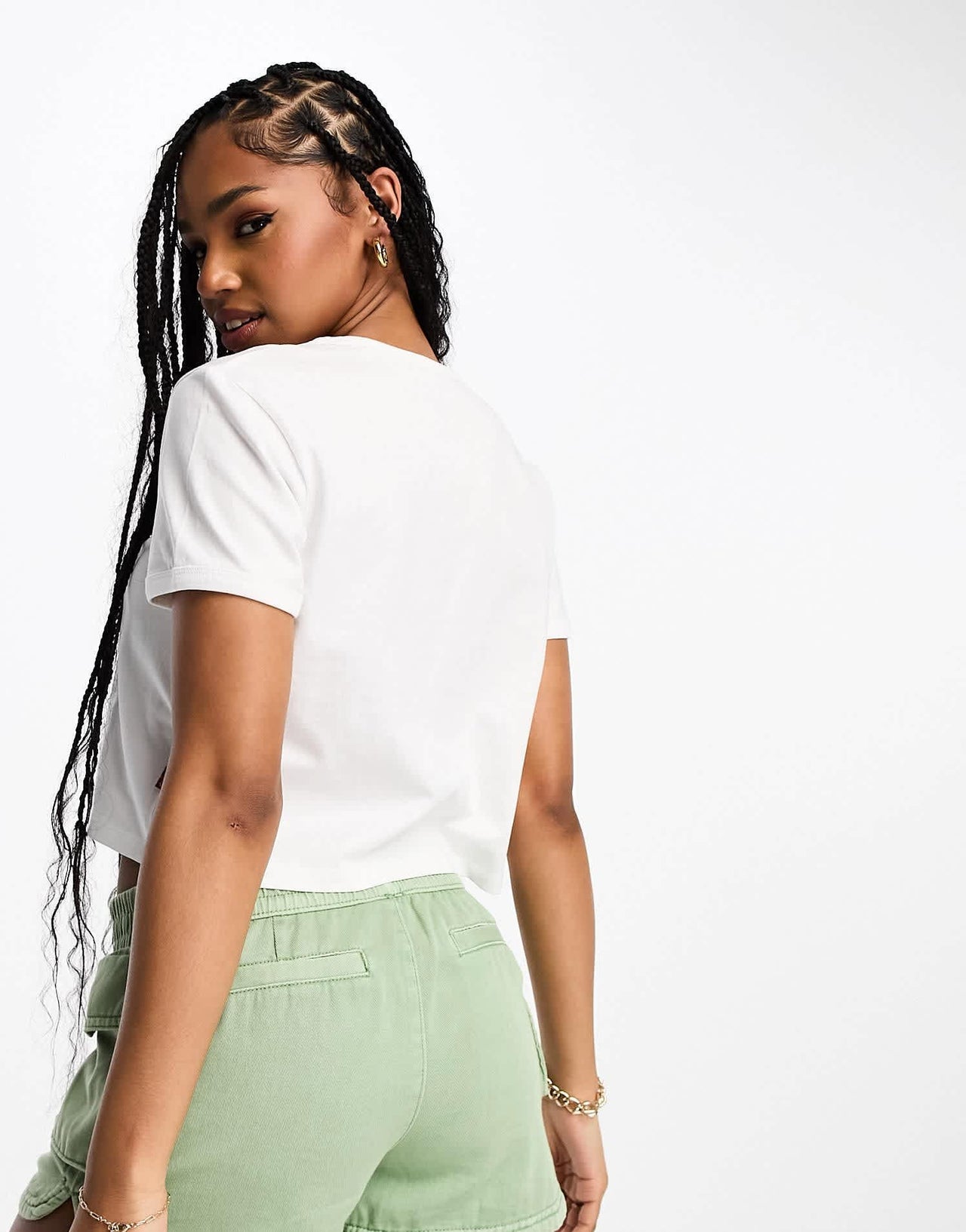 Levi's Homeroom cropped t-shirt with bubble logo graphic in cream - ASOS Sample Sale EU Store