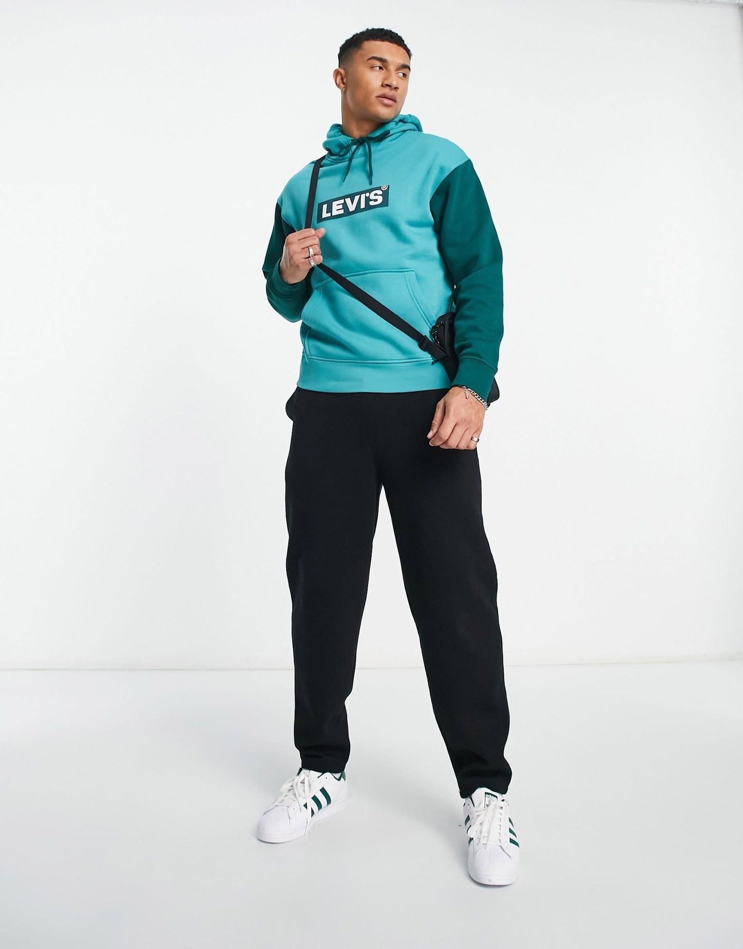 Levi's hoodie in green with central box tab logo and contrasting sleeves - ASOS Sample Sale EU Store