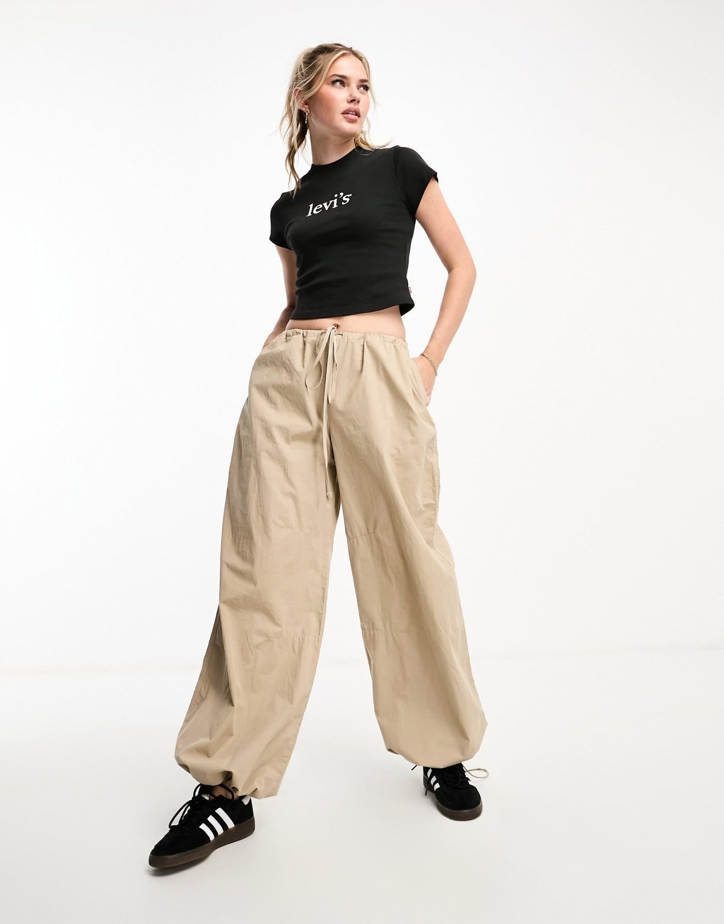 Levi's perfect t-shirt with small serif logo in black - ASOS Sample Sale EU Store