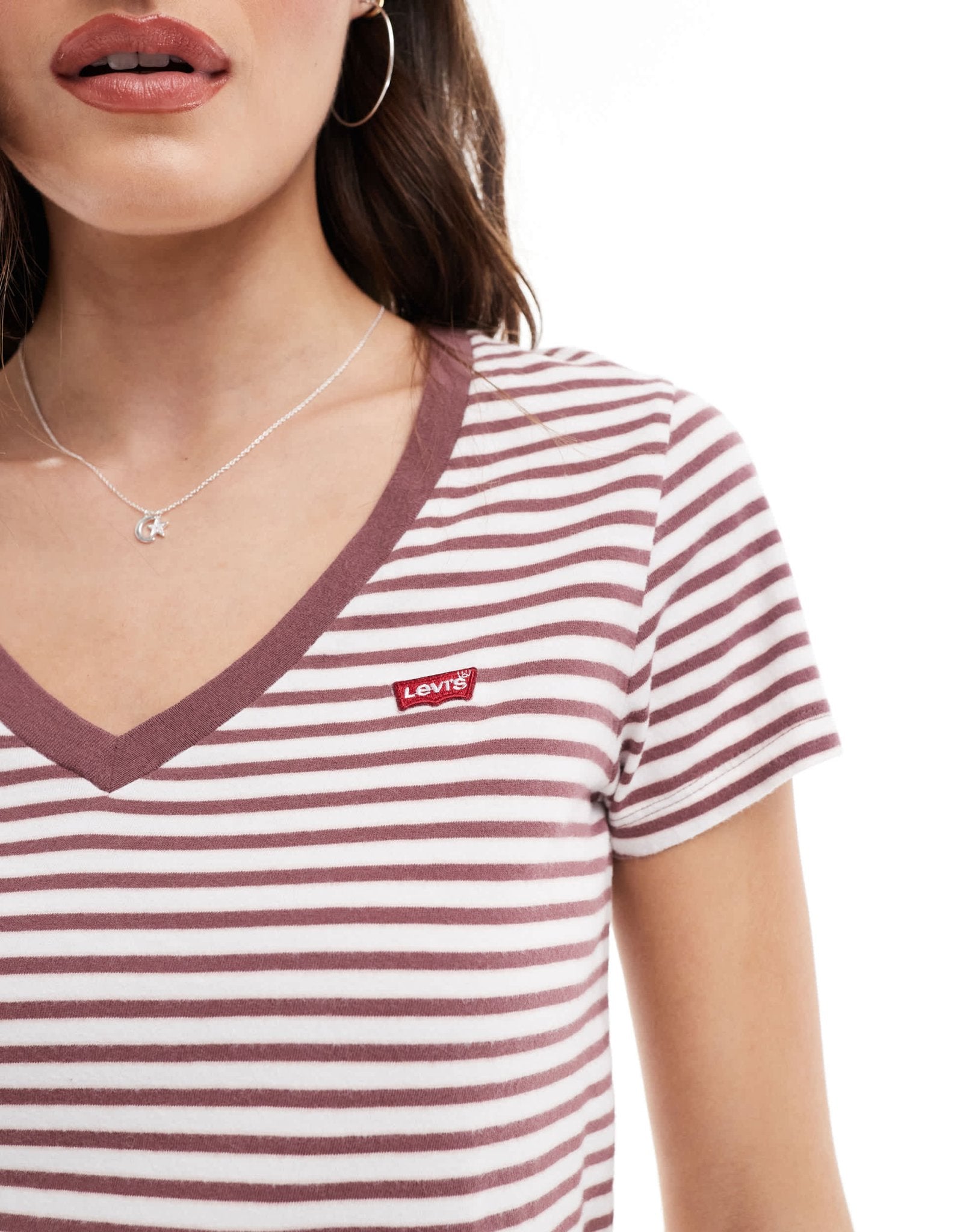 Levi's perfect vneck small batwing logo stripe t-shirt in dusky pink - ASOS Sample Sale EU Store