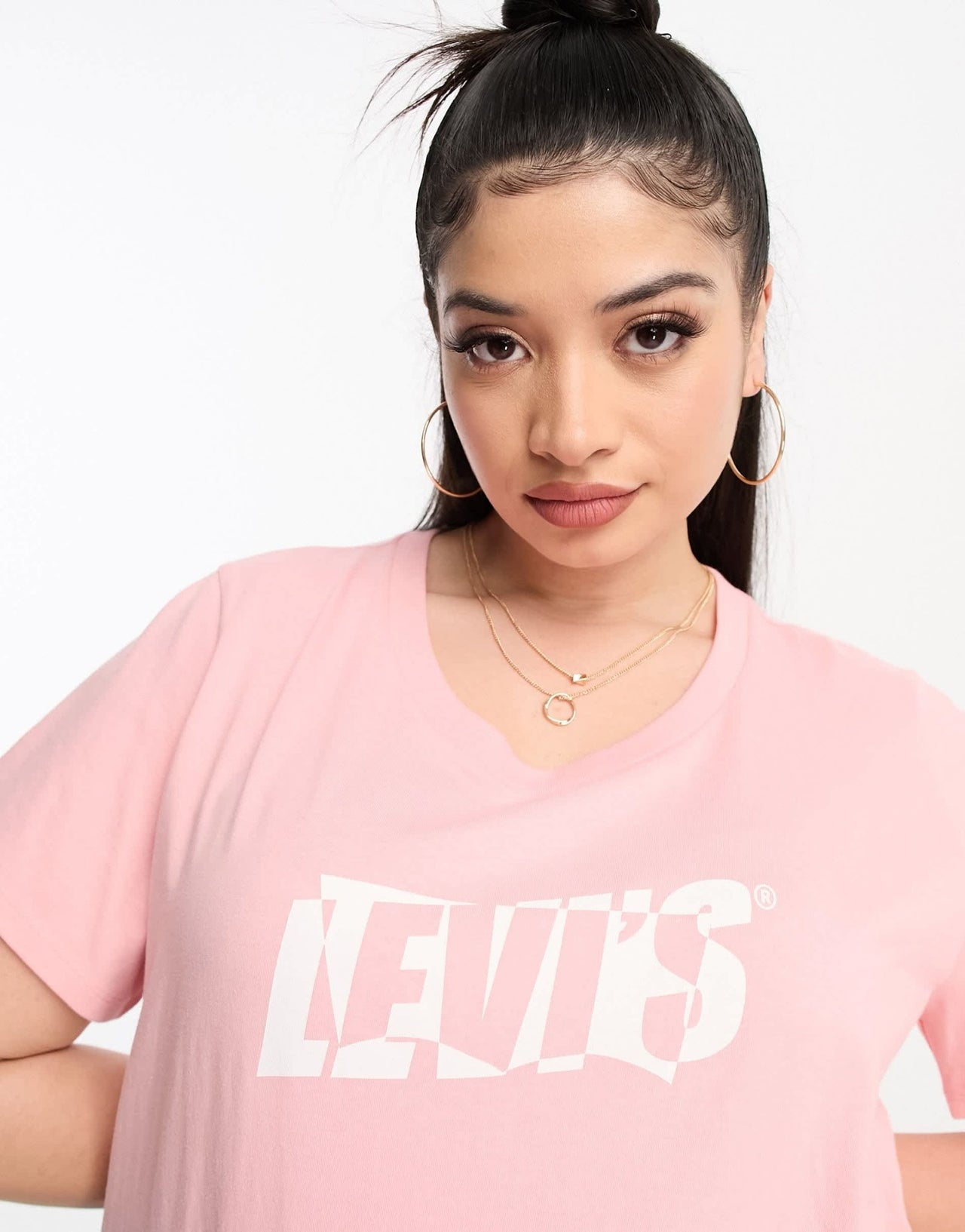 Levi's Plus logo t-shirt in pink - ASOS Sample Sale EU Store