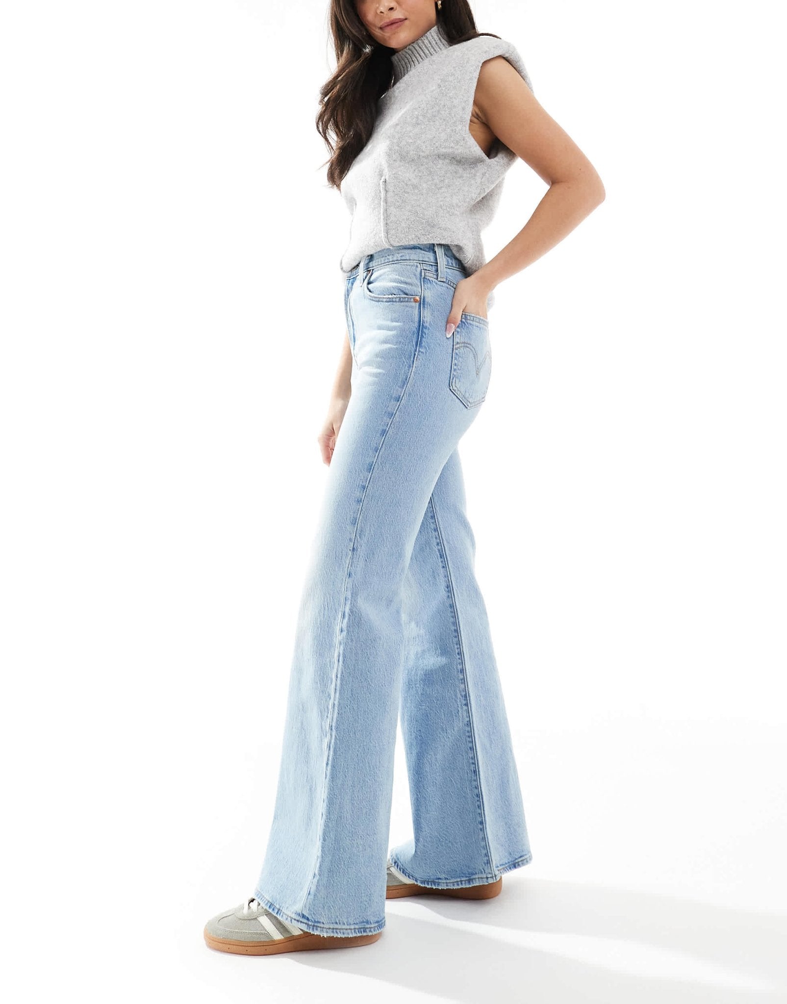 Levi's ribcage bells high rise flare jeans in bleach wash - ASOS Sample Sale EU Store
