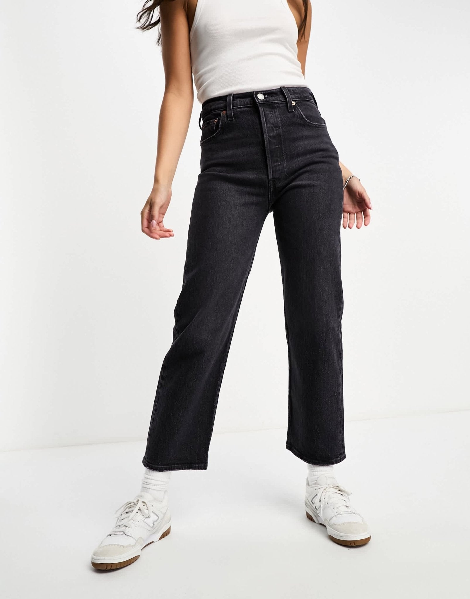 Levi's Ribcage jean in black with no back pocket - ASOS Sample Sale EU Store