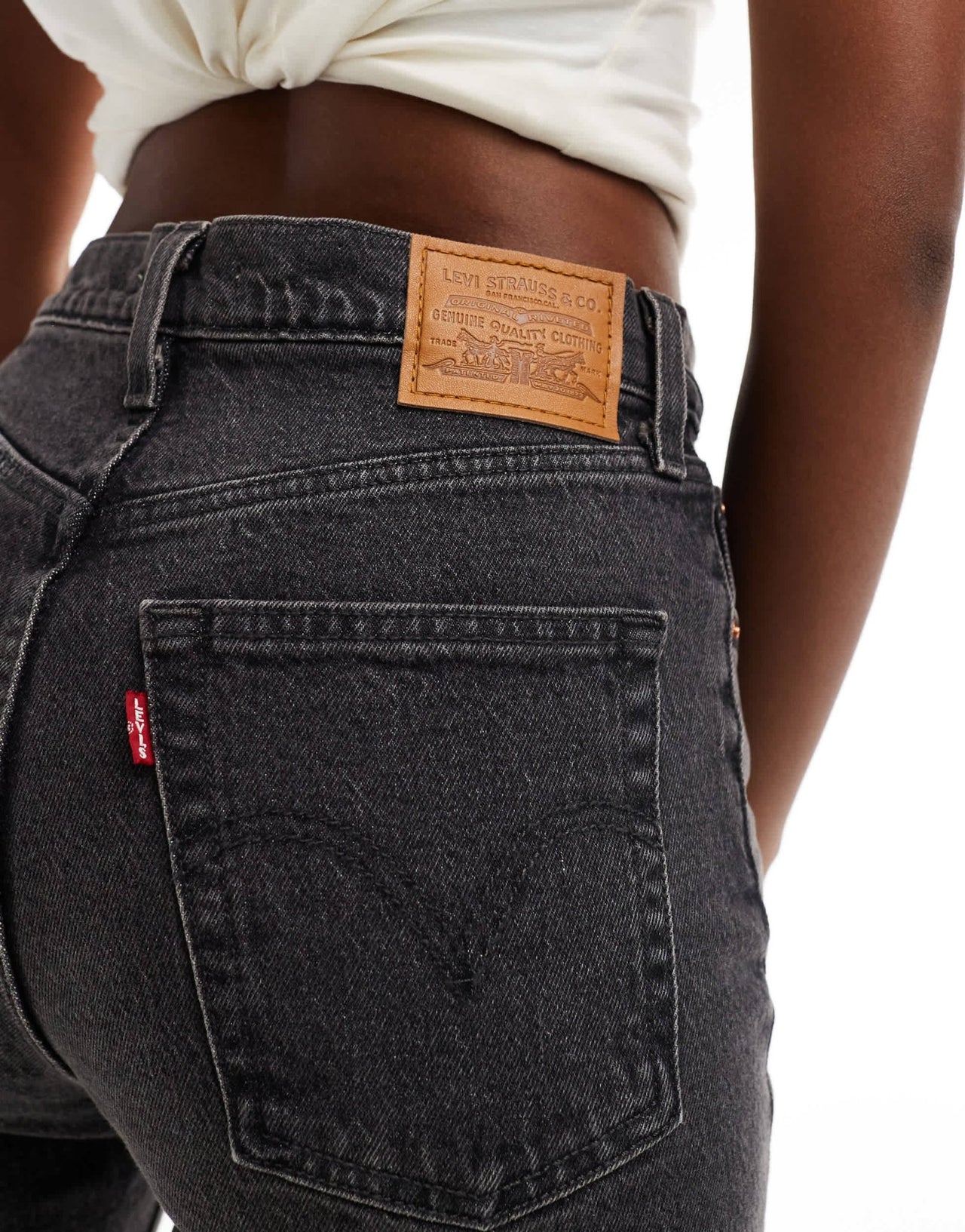 Levi's ribcage straight full length jeans in washed black - ASOS Sample Sale EU Store