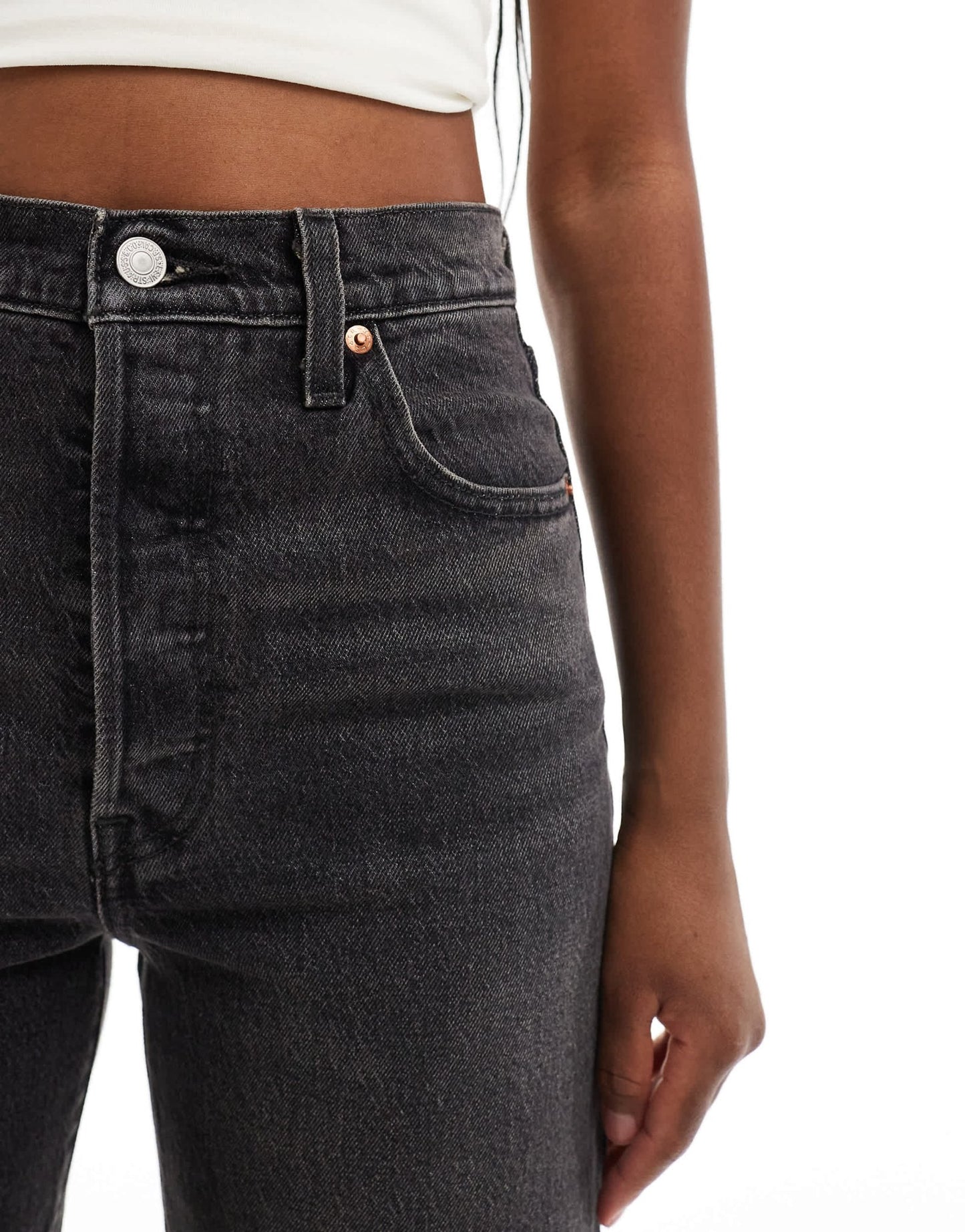 Levi's ribcage straight full length jeans in washed black - ASOS Sample Sale EU Store