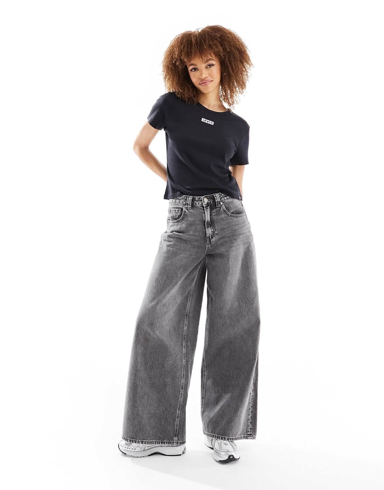 Levi's Rickie t-shirt with small logo in black - ASOS Sample Sale EU Store
