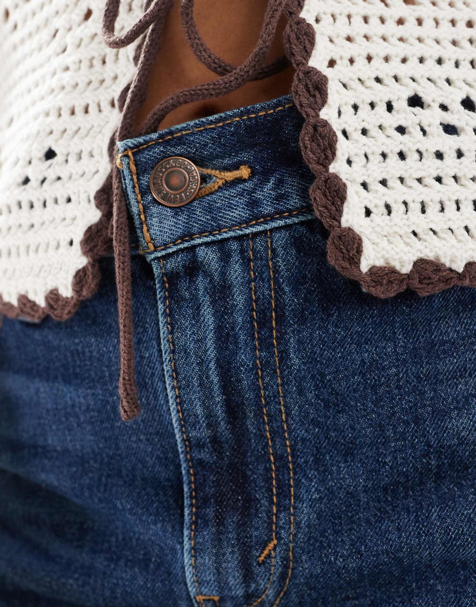 Levi's rolled 80s mom shorts in mid blue - ASOS Sample Sale EU Store