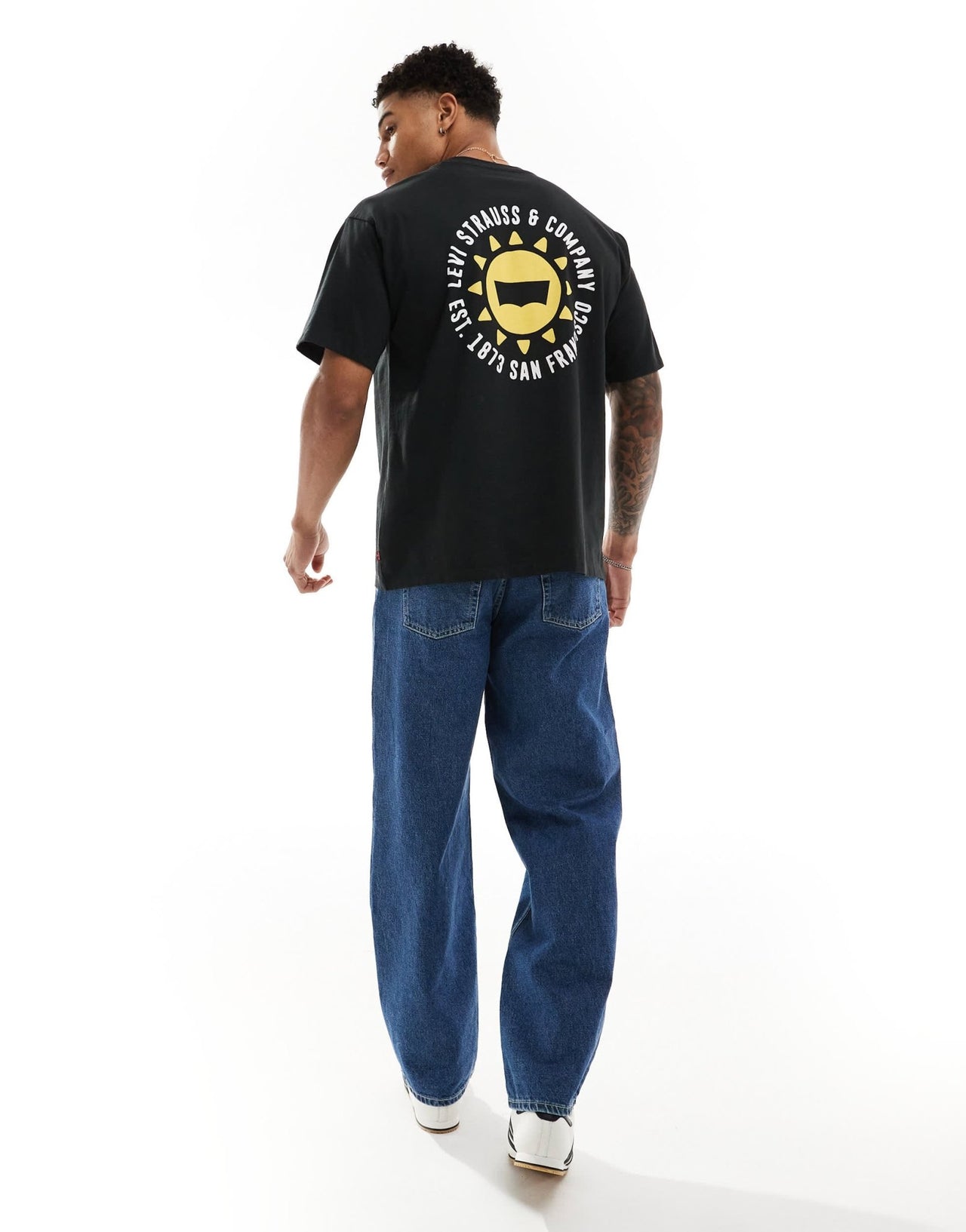 Levi's t-shirt with central sunshine print logo and backprint in black - ASOS Sample Sale EU Store