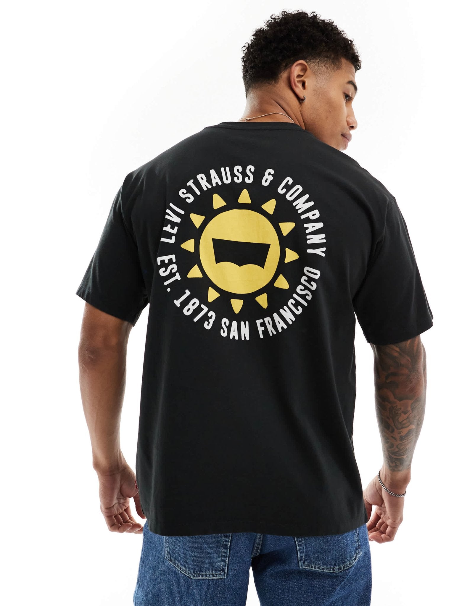 Levi's t-shirt with central sunshine print logo and backprint in black - ASOS Sample Sale EU Store